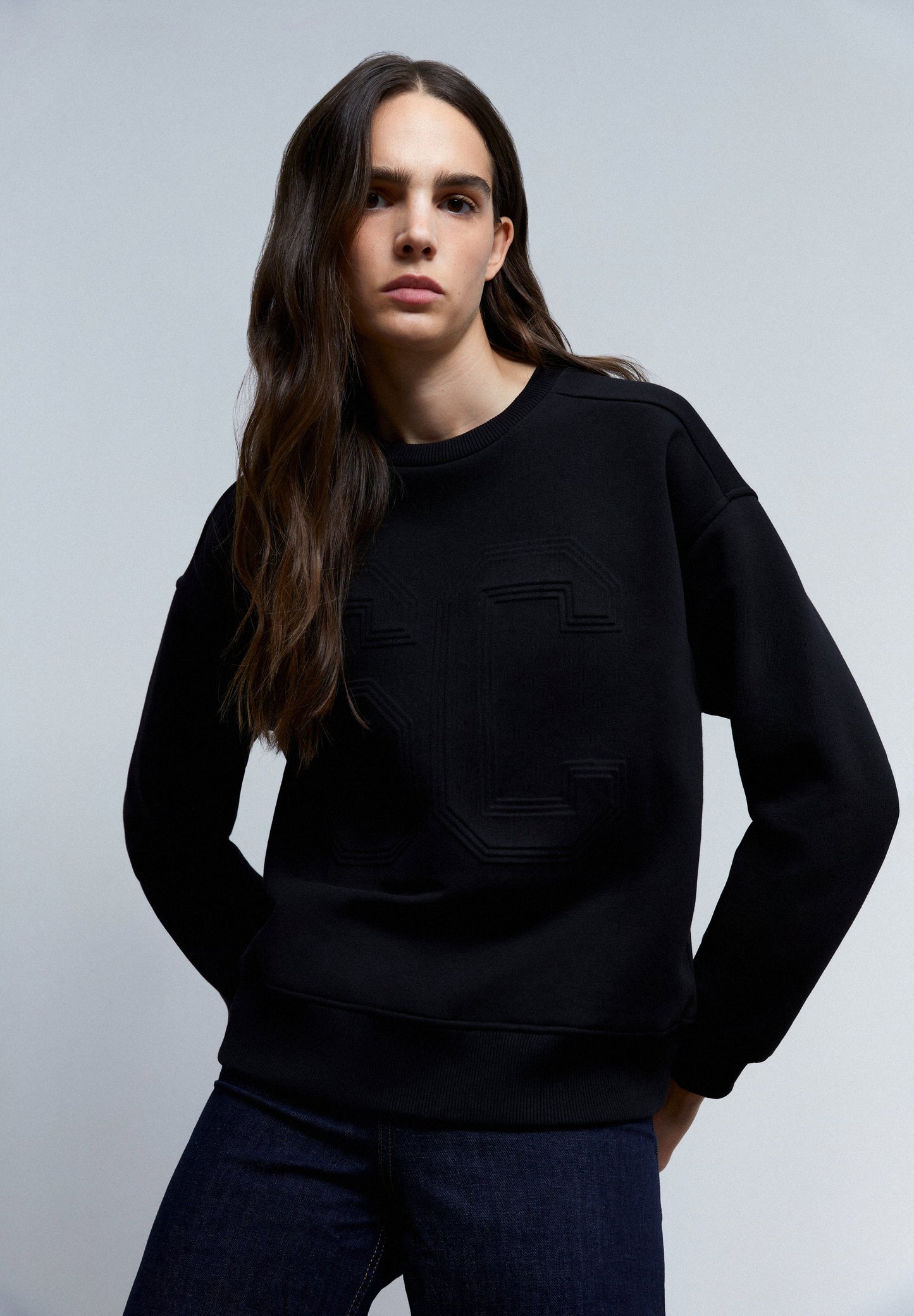 SUDADERA INICIALES LOGO