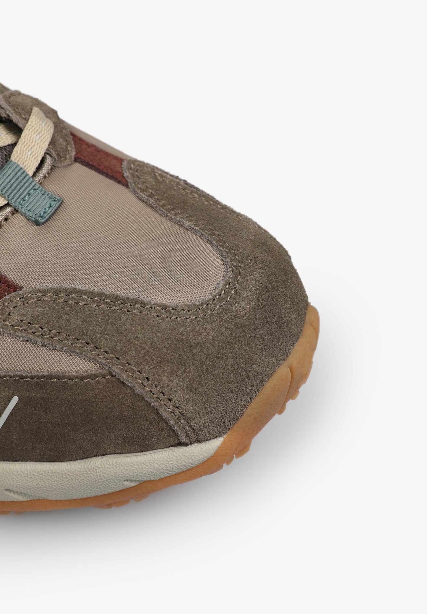 SNEAKERS DETALLE PANA