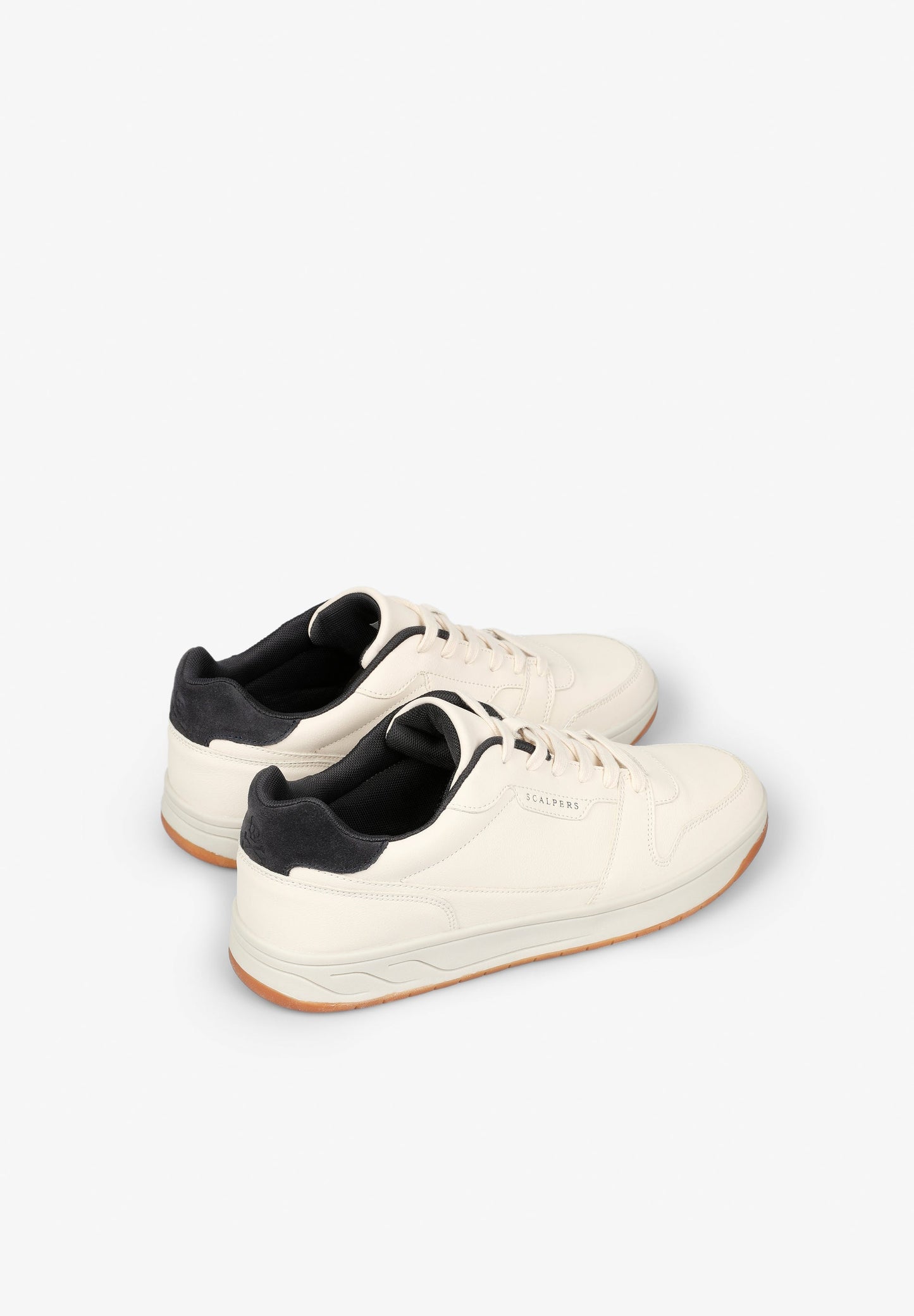 SNEAKERS ETIQUETA LOGO