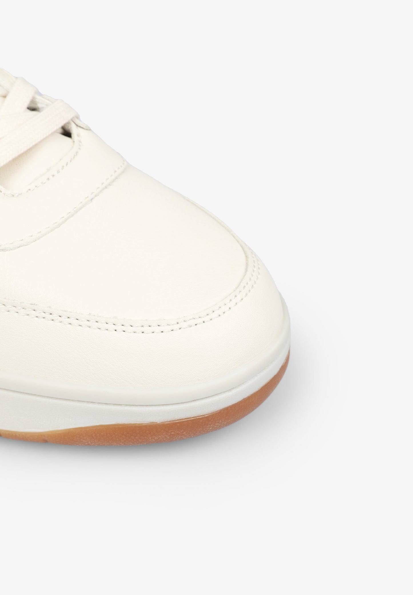 SNEAKERS ETIQUETA LOGO