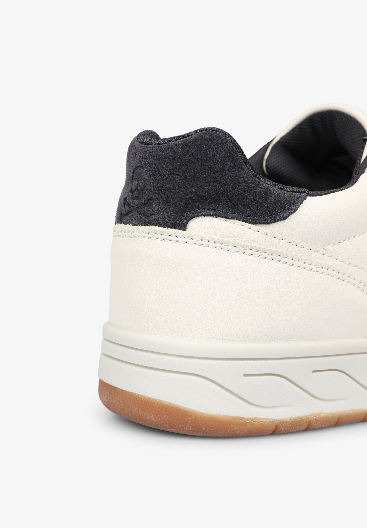 SNEAKERS ETIQUETA LOGO