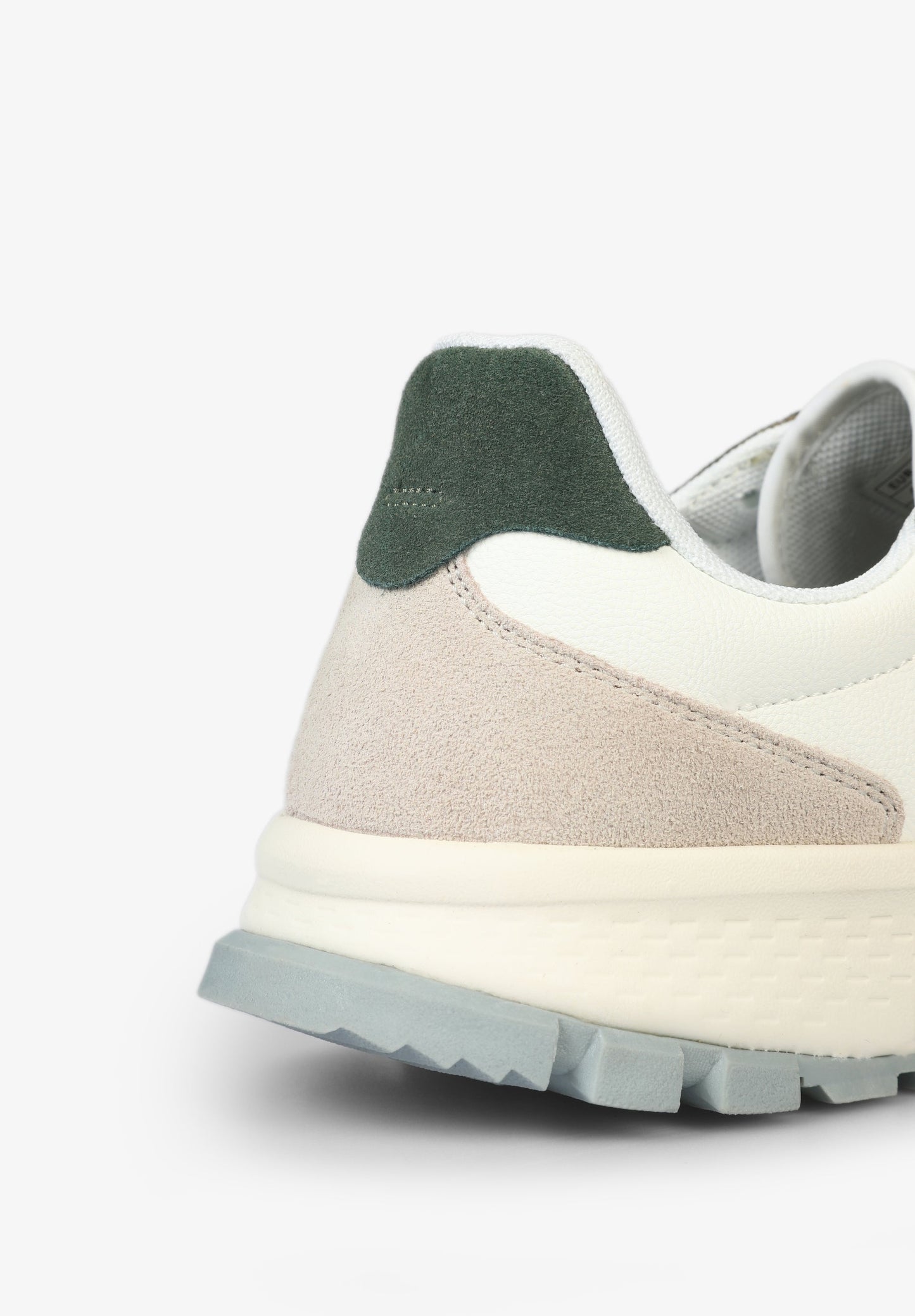 SNEAKERS CALAVERA SUELA DENTADA