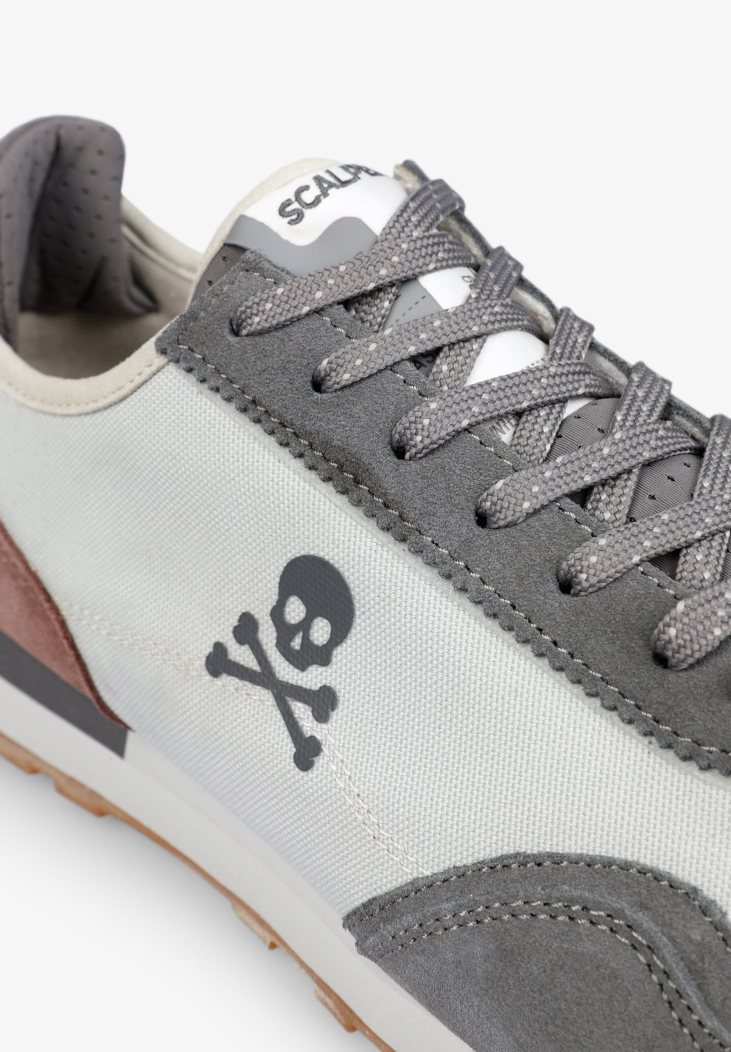 SNEAKERS ANTE CALAVERA