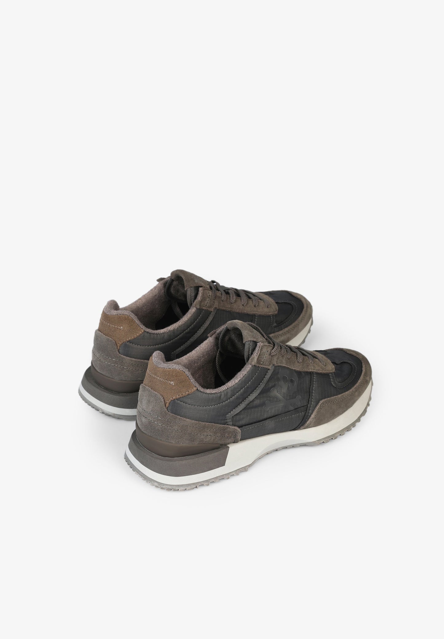 SNEAKERS CALAVERA LATERAL TONO