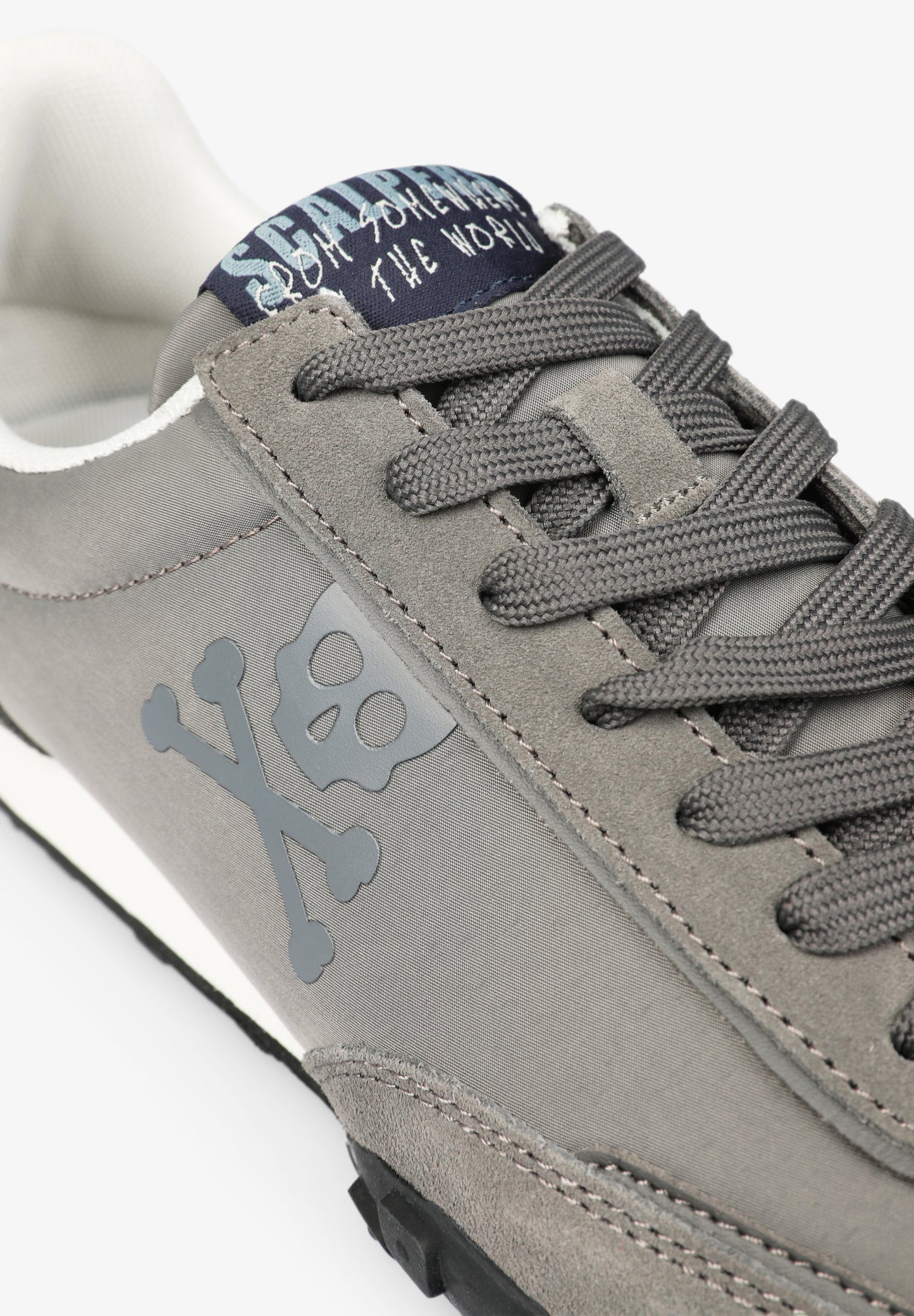 SNEAKERS BAJAS PRINT CALAVERA