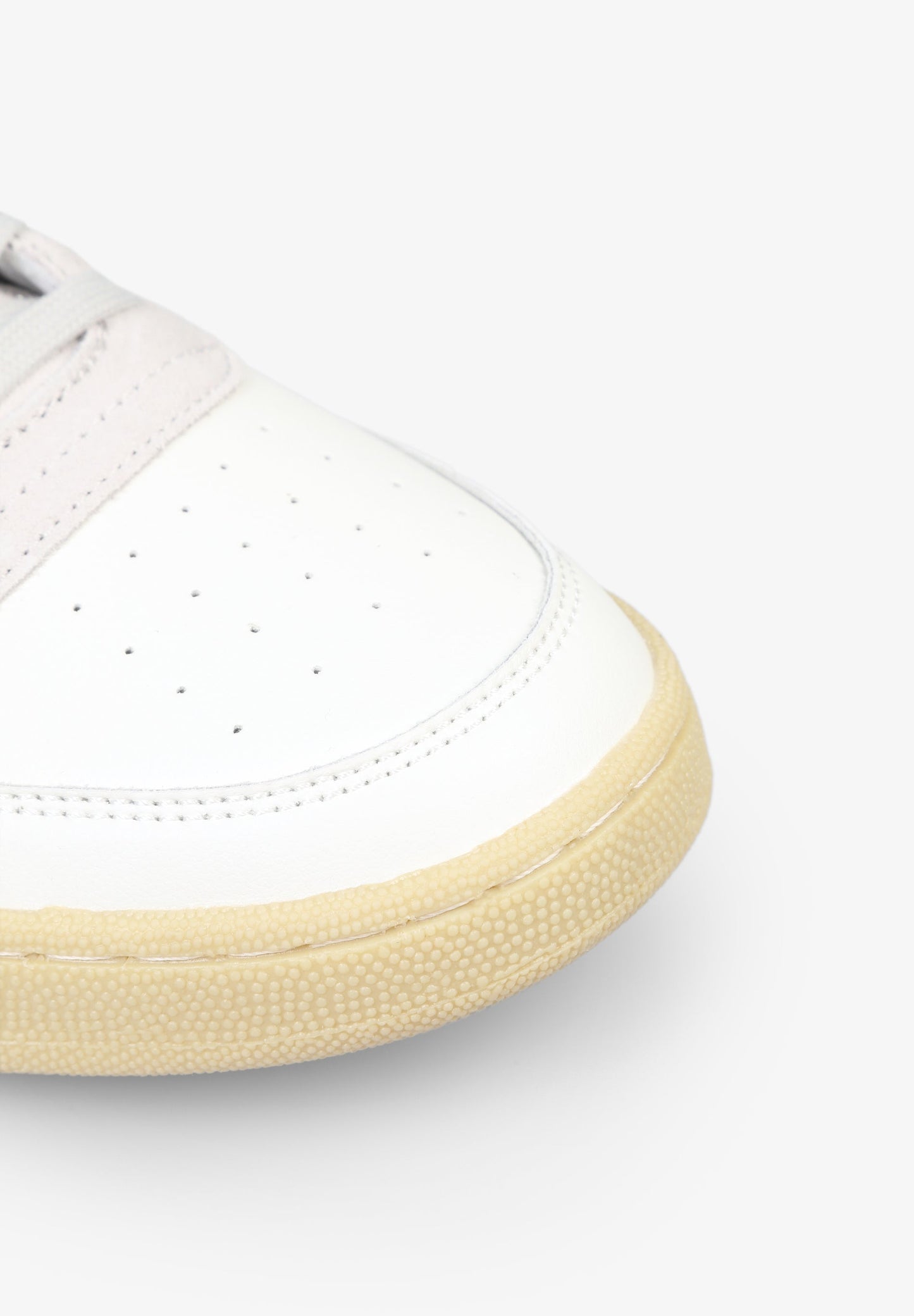 SNEAKERS DETALLE TALÓN