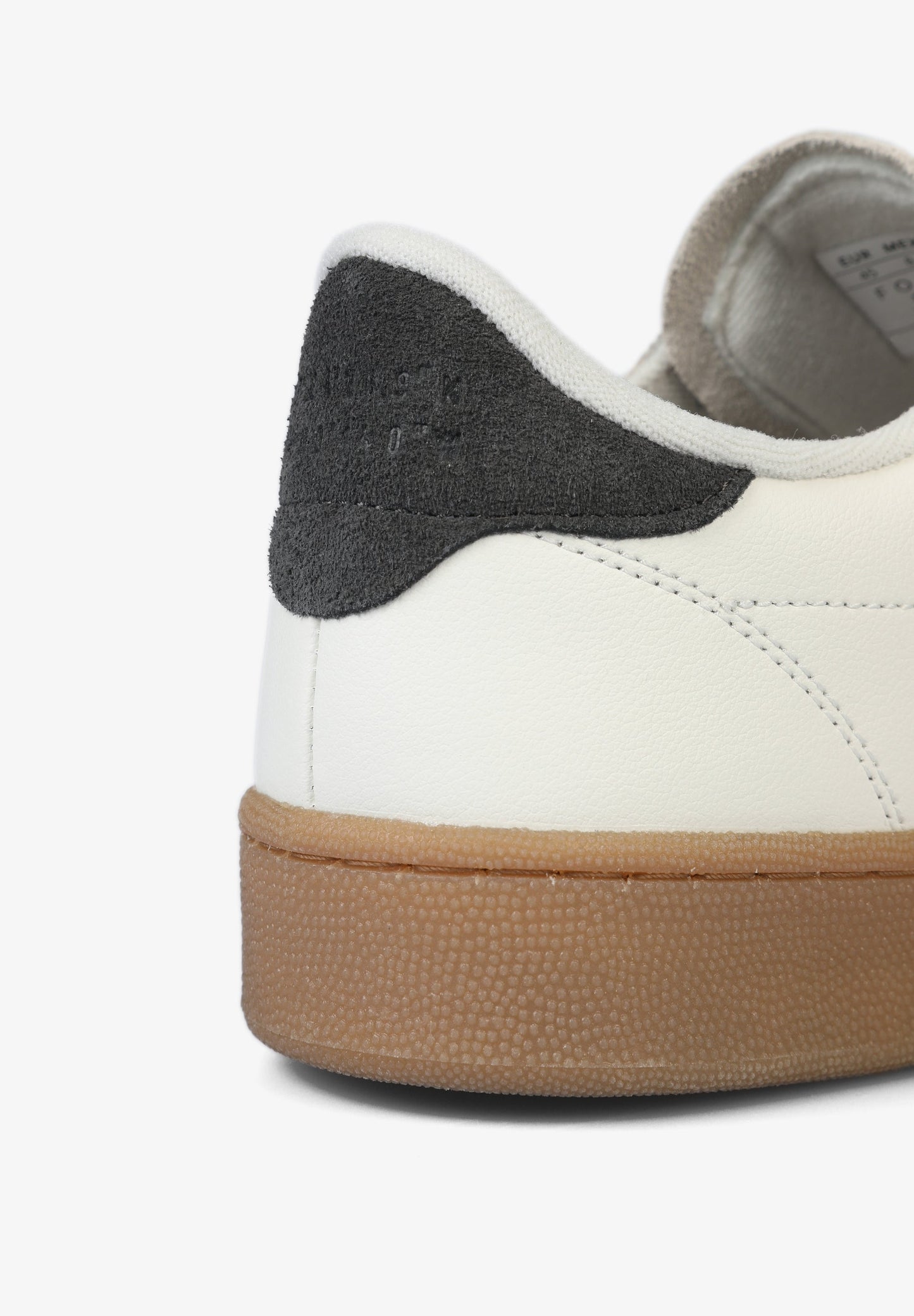 SNEAKERS DETALLE TALÓN