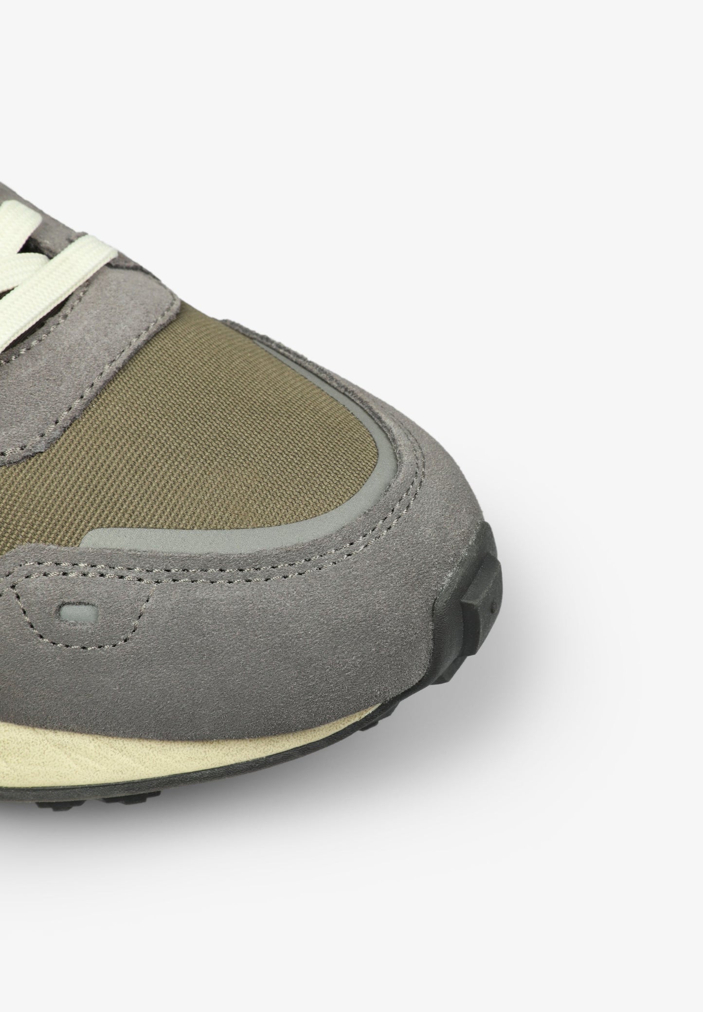 SNEAKERS CALAVERA ESTABILIZADOR