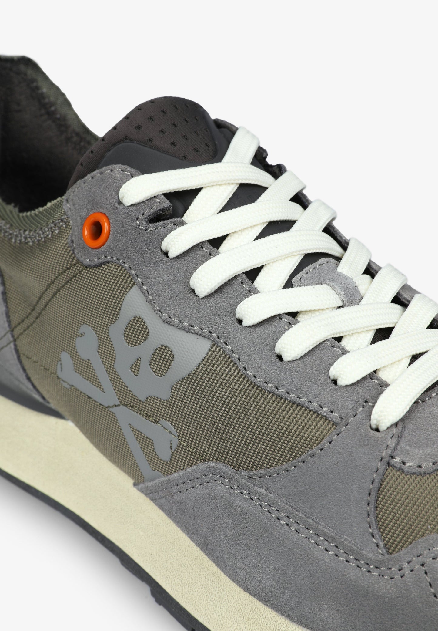 SNEAKERS CALAVERA ESTABILIZADOR