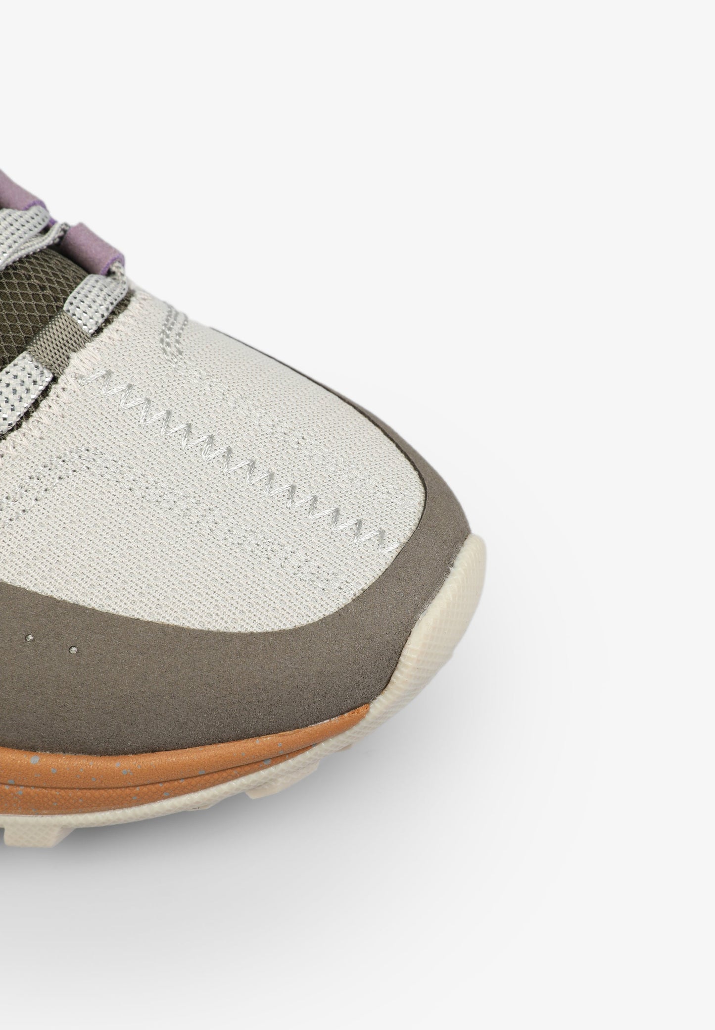 SNEAKERS DETALLE SUELA MOTEADA