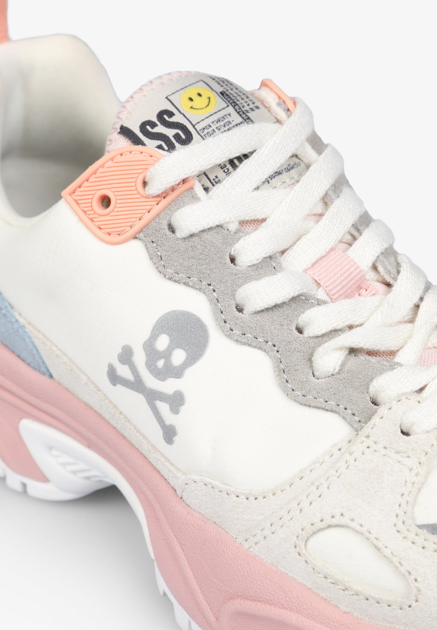 SNEAKERS LIGERA SUELA PRONUNCIADA