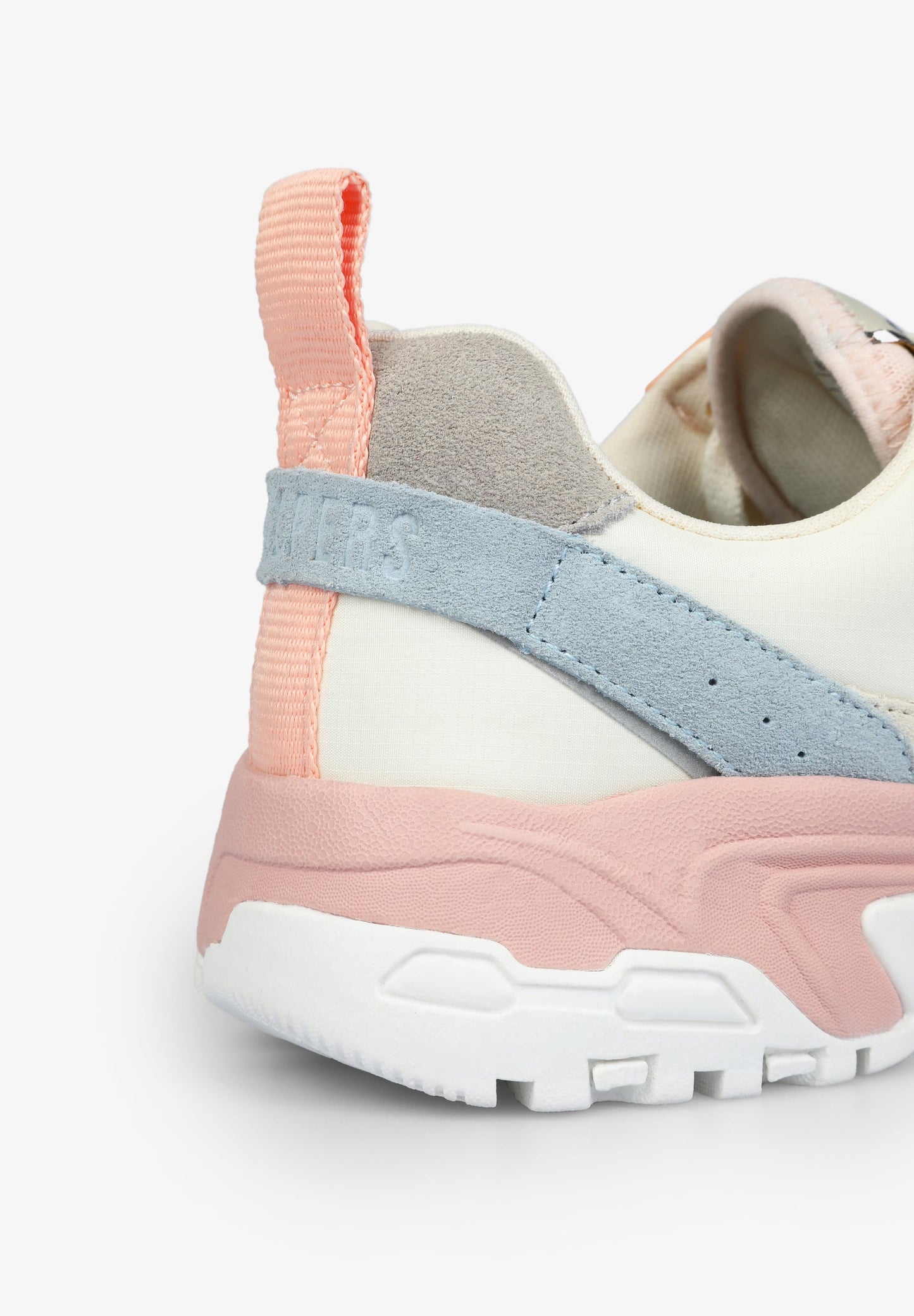 SNEAKERS LIGERA SUELA PRONUNCIADA