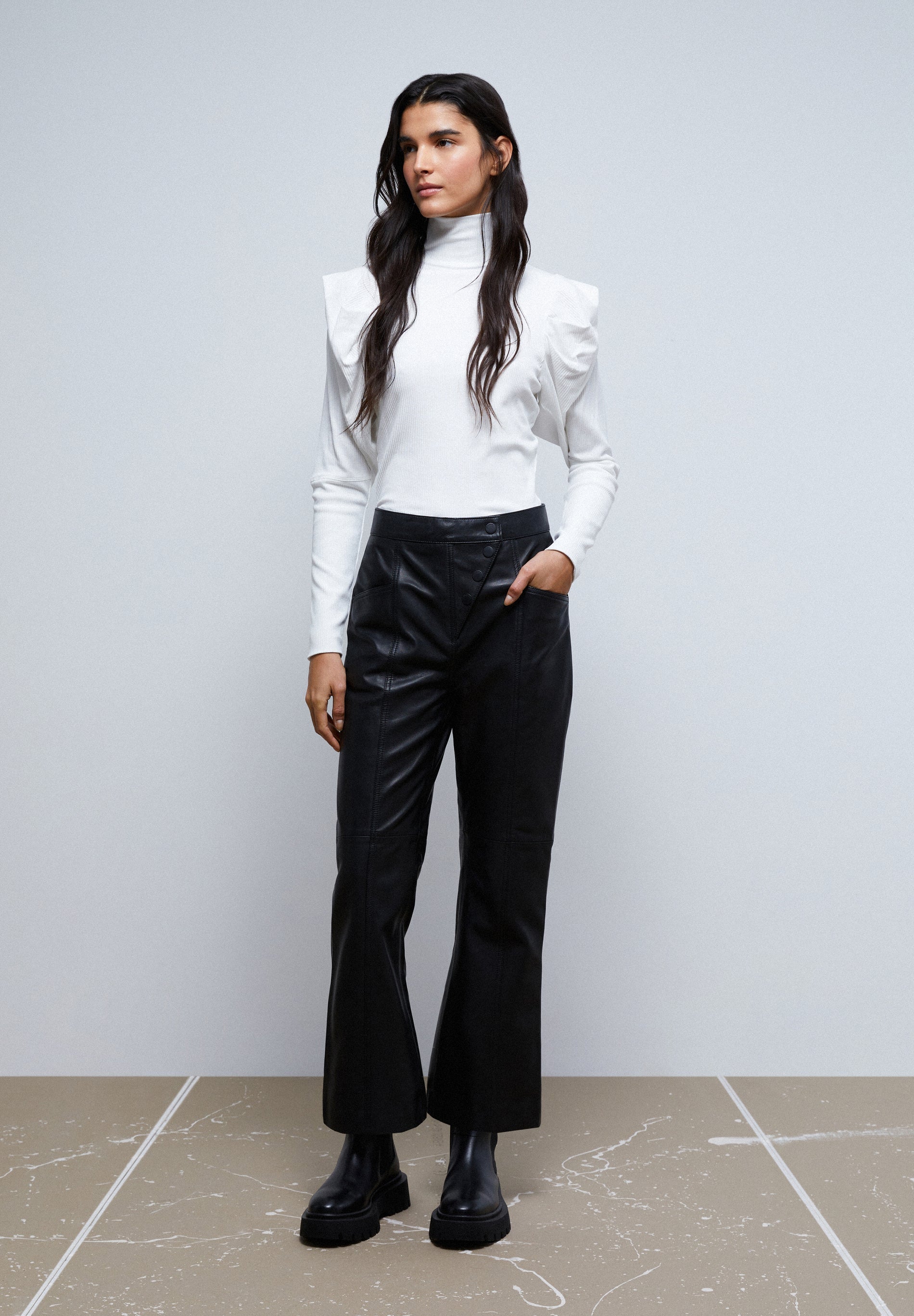 PANTALÓN ANKLE FLARE PIEL