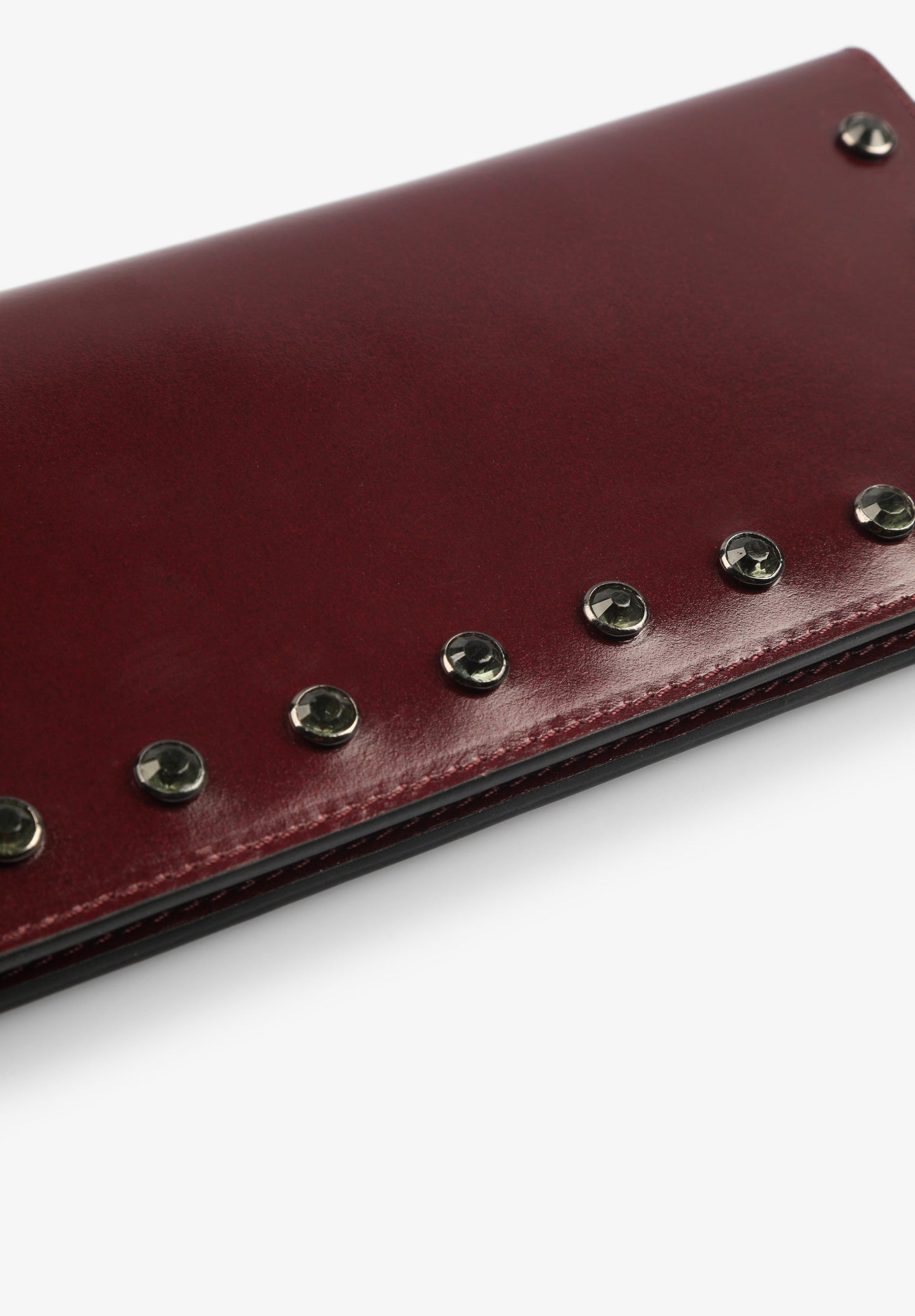 CARTERA PIEL TACHAS