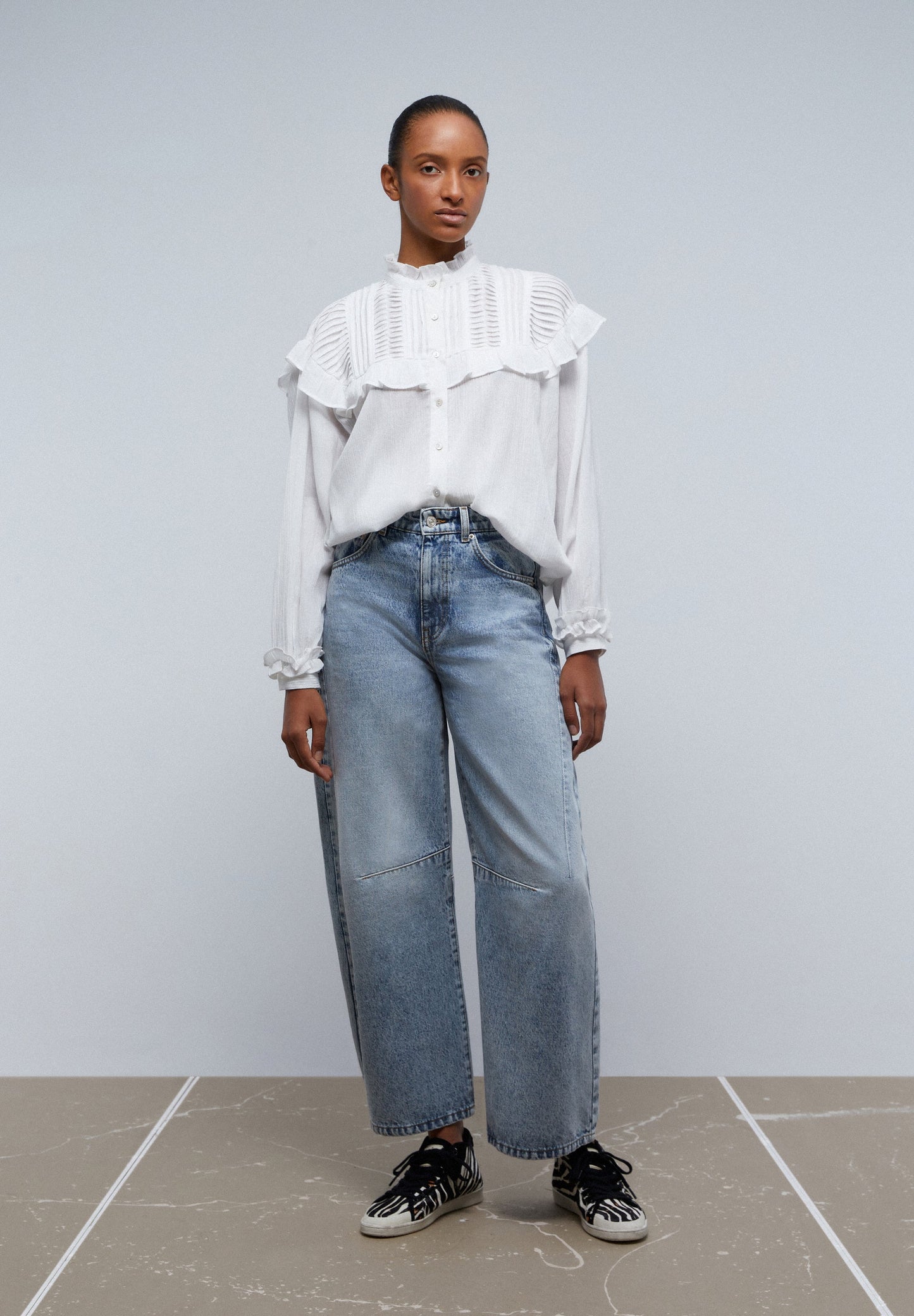 JEANS WIDE LEG DETALLE HEBILLA