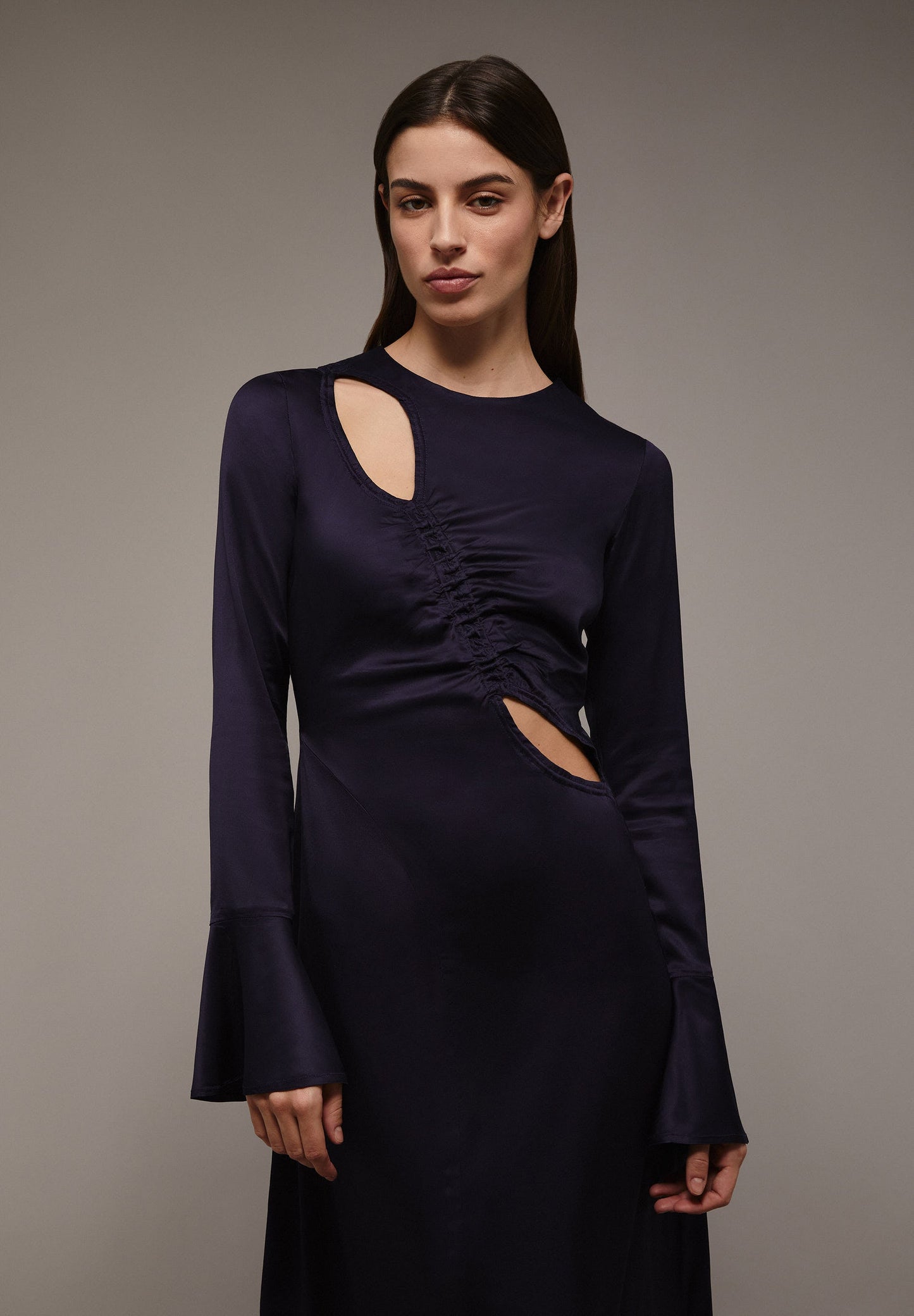 VESTIDO MIDI SATINADO ABERTURAS