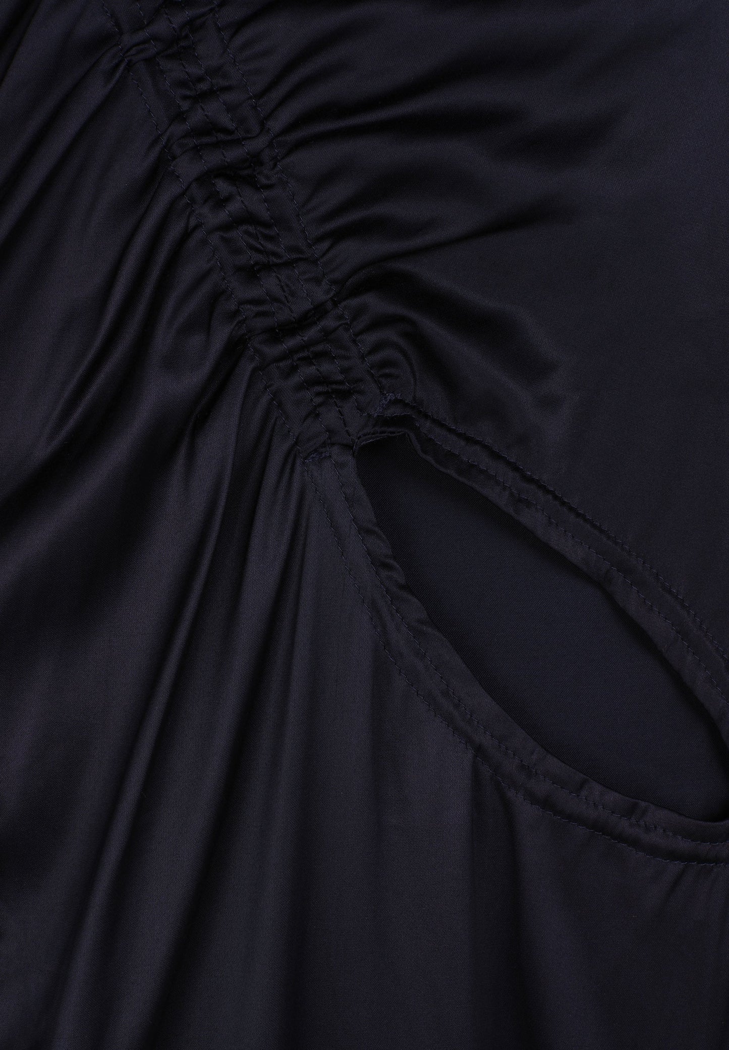 VESTIDO MIDI SATINADO ABERTURAS