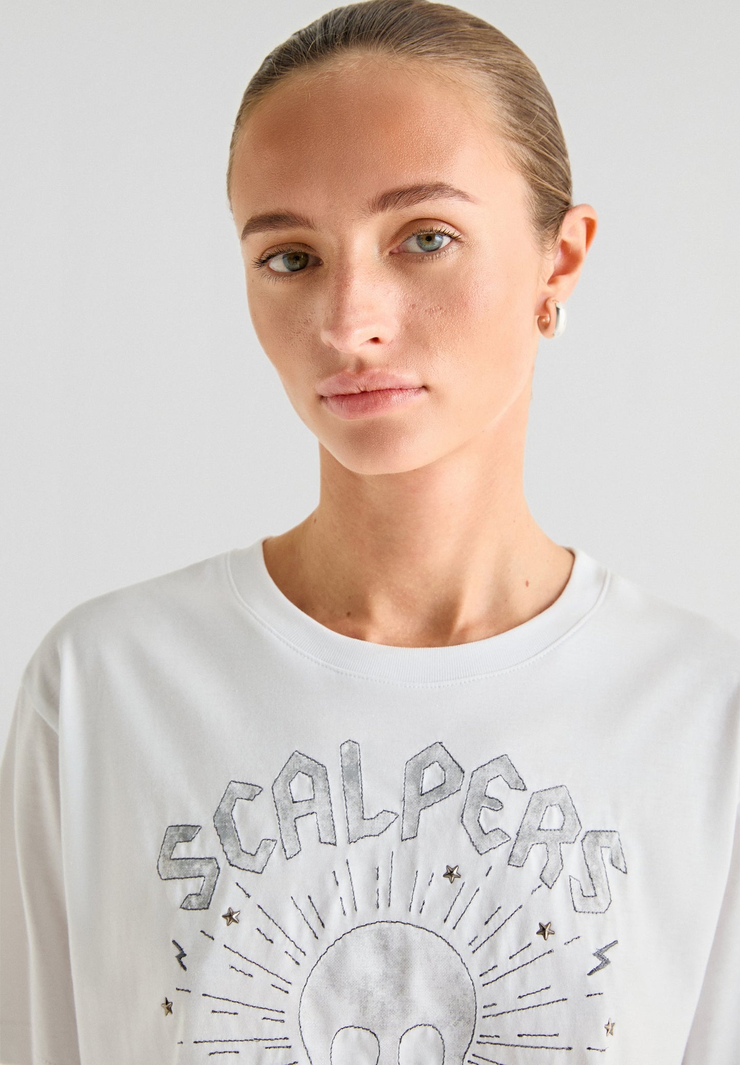 CAMISETA PRINT TACHAS ESTRELLAS