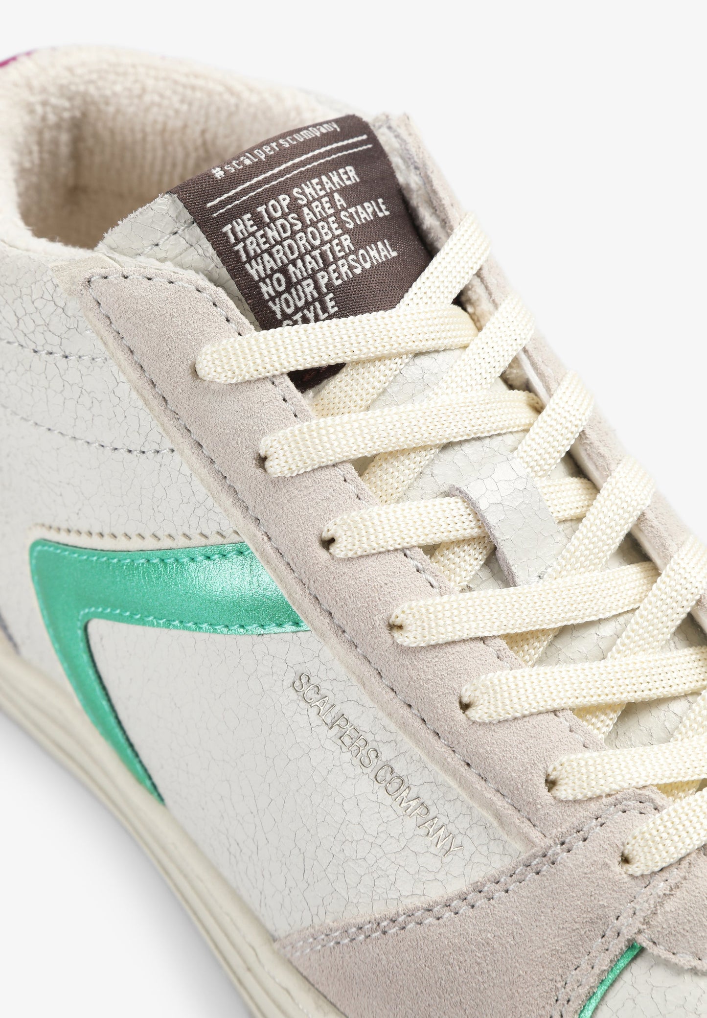 SNEAKERS ALTAS DETALLES METALIZADOS