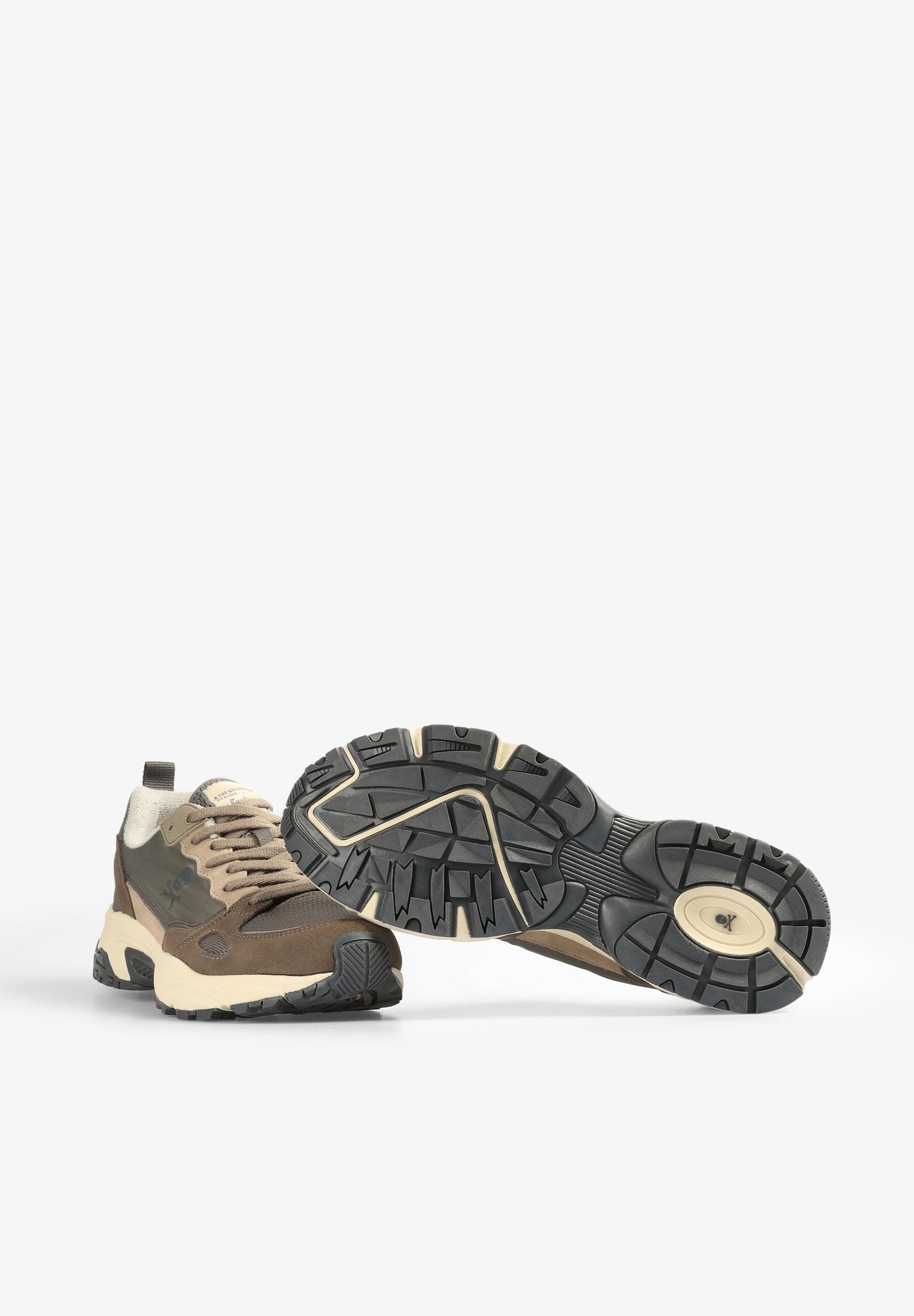 SNEAKERS COMBINADA CALAVERA