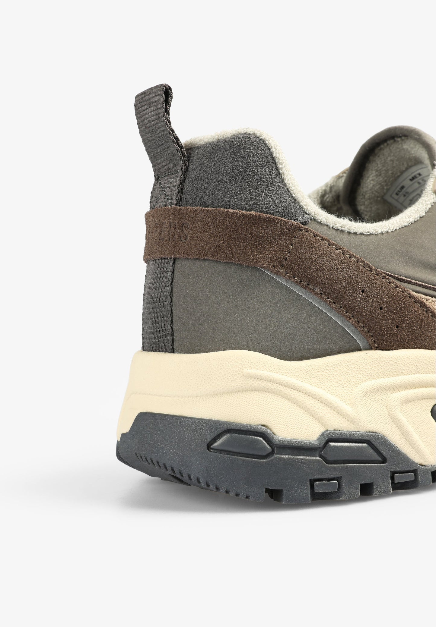 SNEAKERS COMBINADA CALAVERA