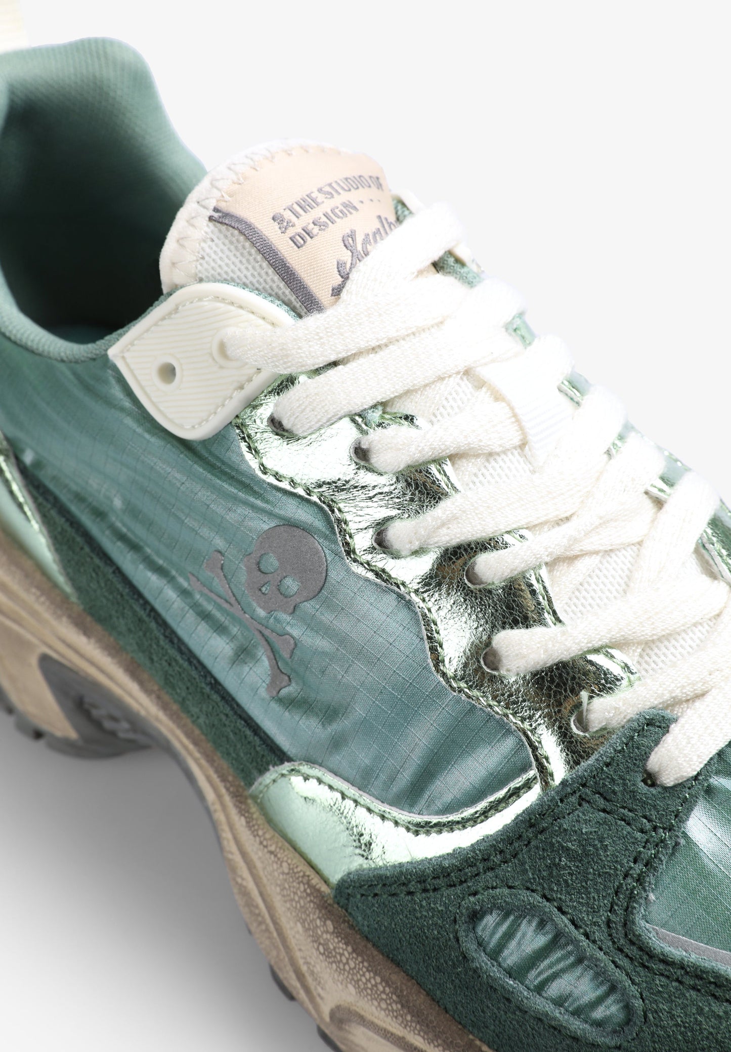 SNEAKERS COMBINADA METALIZADA