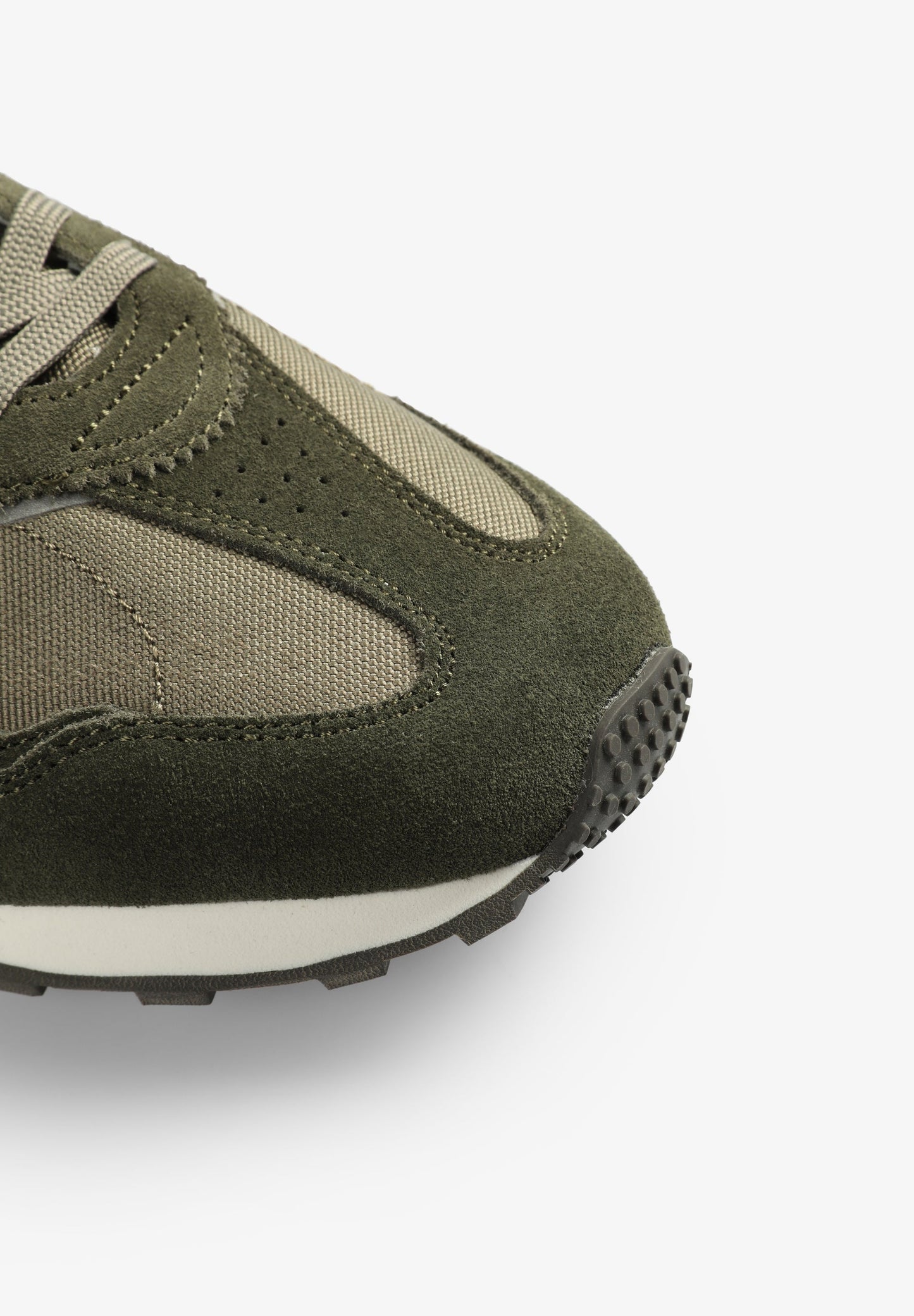 SNEAKERS ANTE CALAVERA