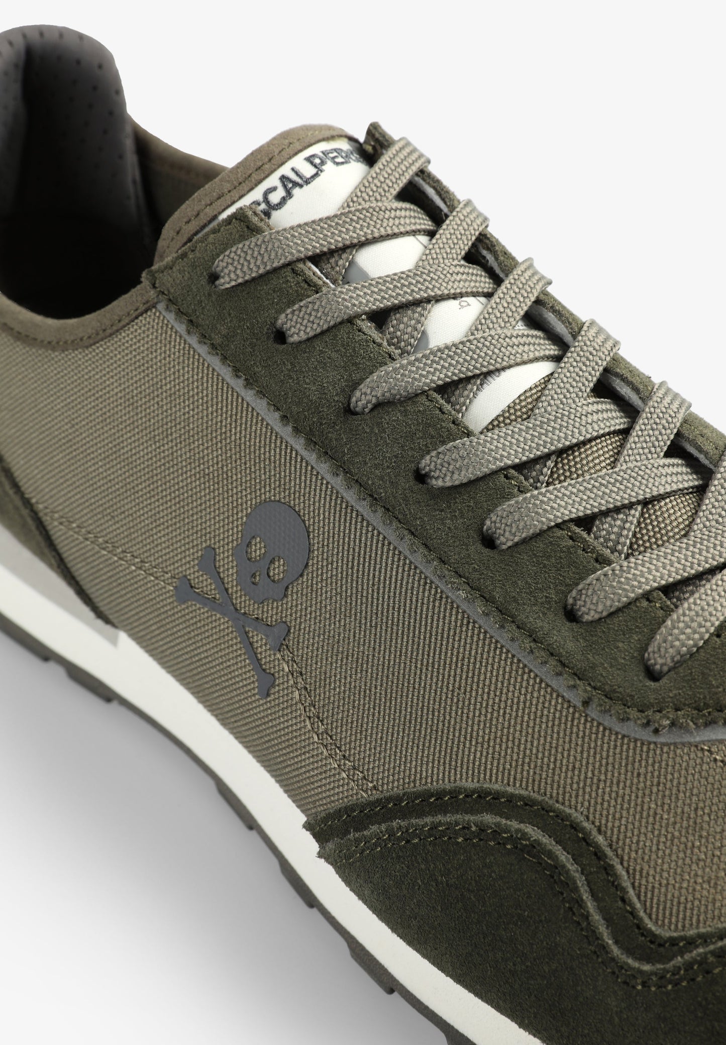 SNEAKERS ANTE CALAVERA