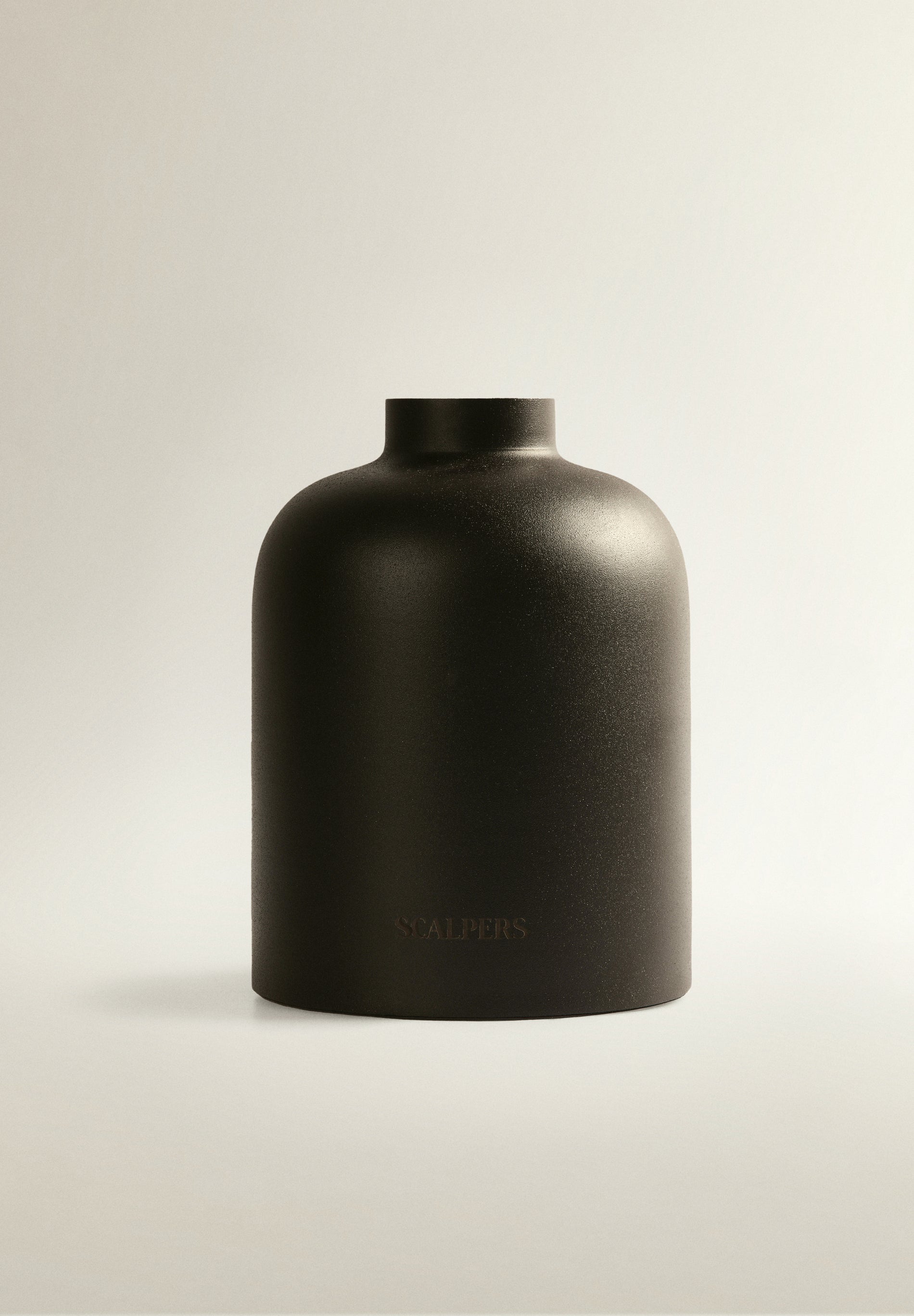 JARRÓN DECORATIVO METAL