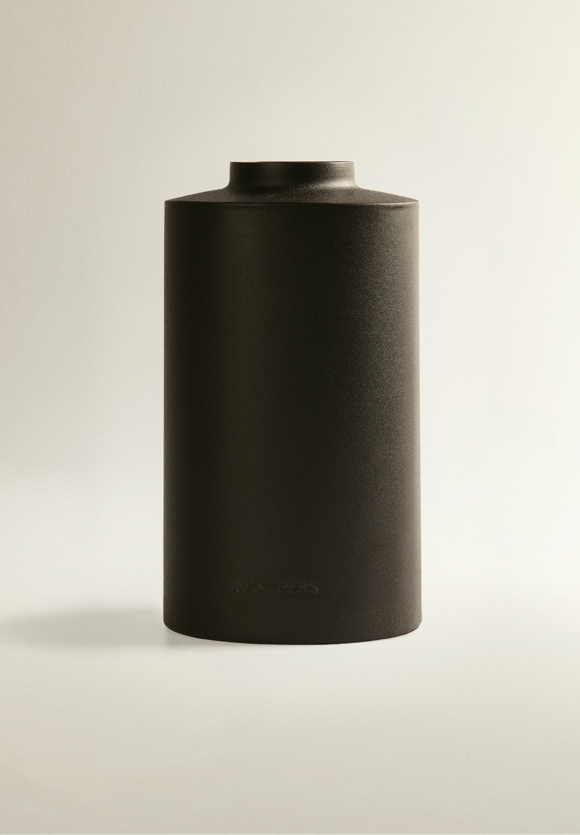 JARRÓN DECORATIVO METAL ALTO