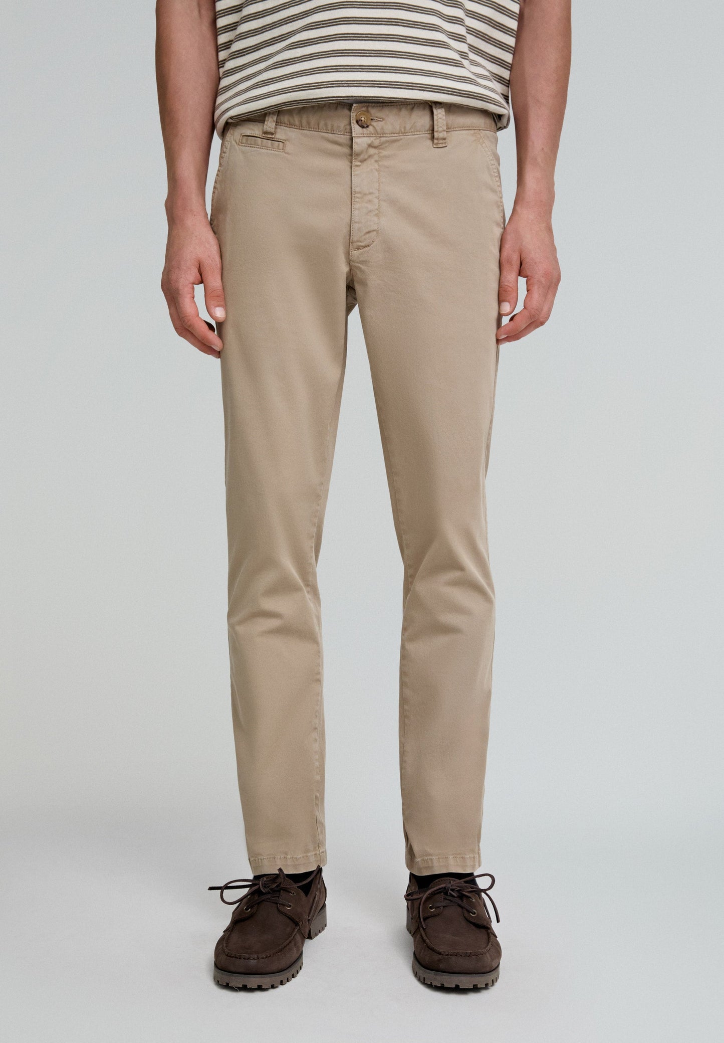 PANTALÓN CHINO CASUAL