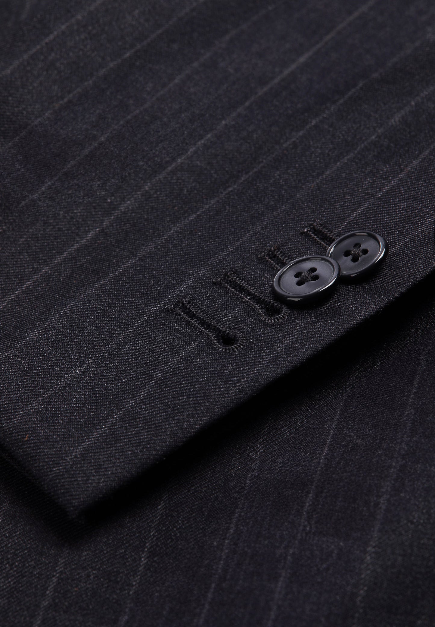 TRAJE GRIS RAYA DIPLOMÁTICA