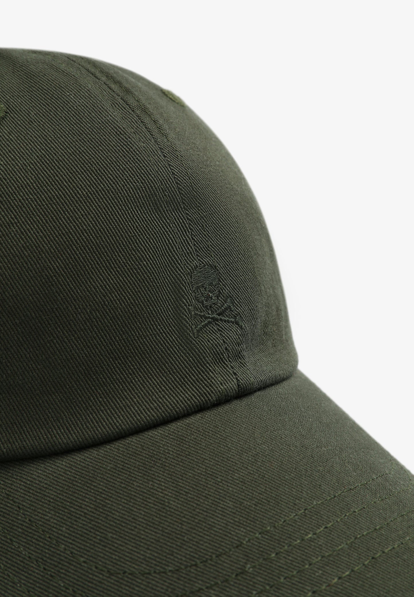 GORRA CALAVERA BORDADA