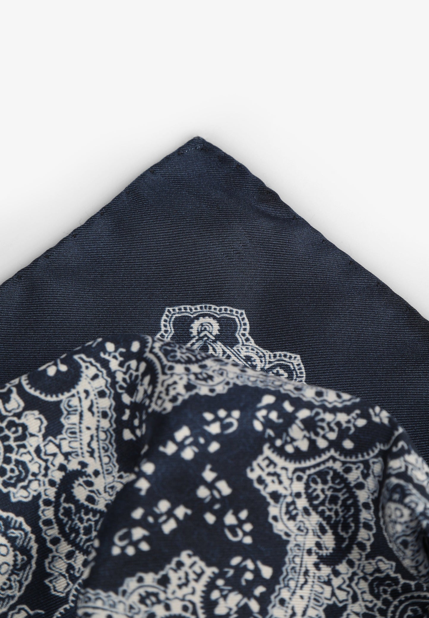 PAÑUELO ESTAMPADO PAISLEY CONTRASTE