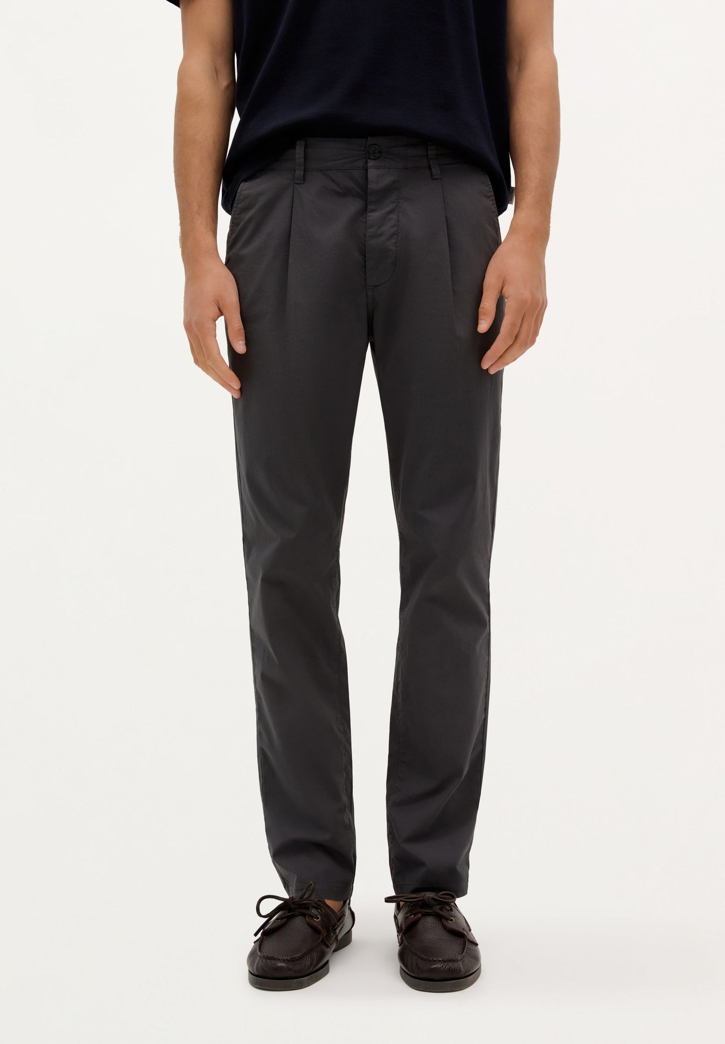 PANTALÓN CHINO PLIEGUES