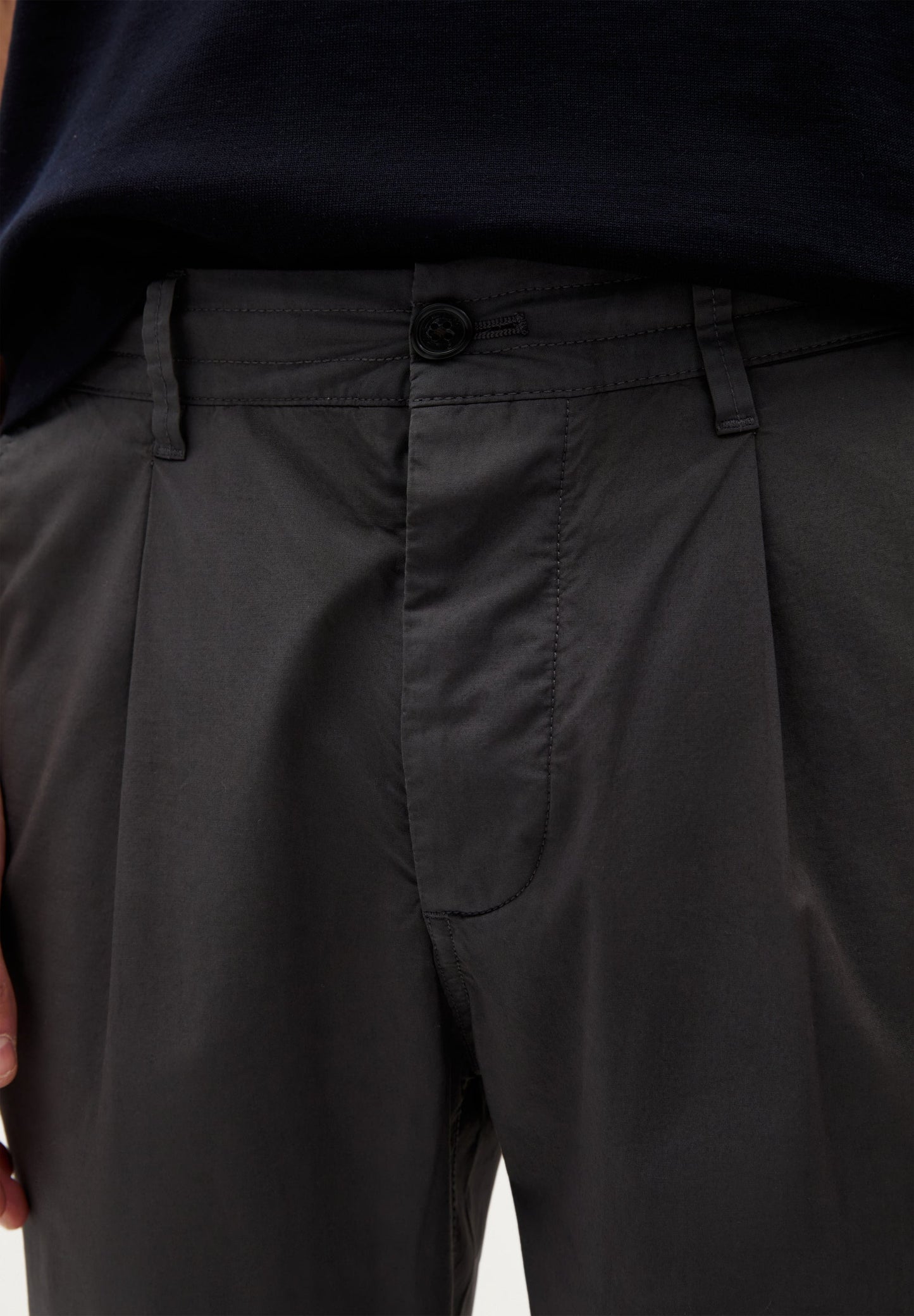 PANTALÓN CHINO PLIEGUES