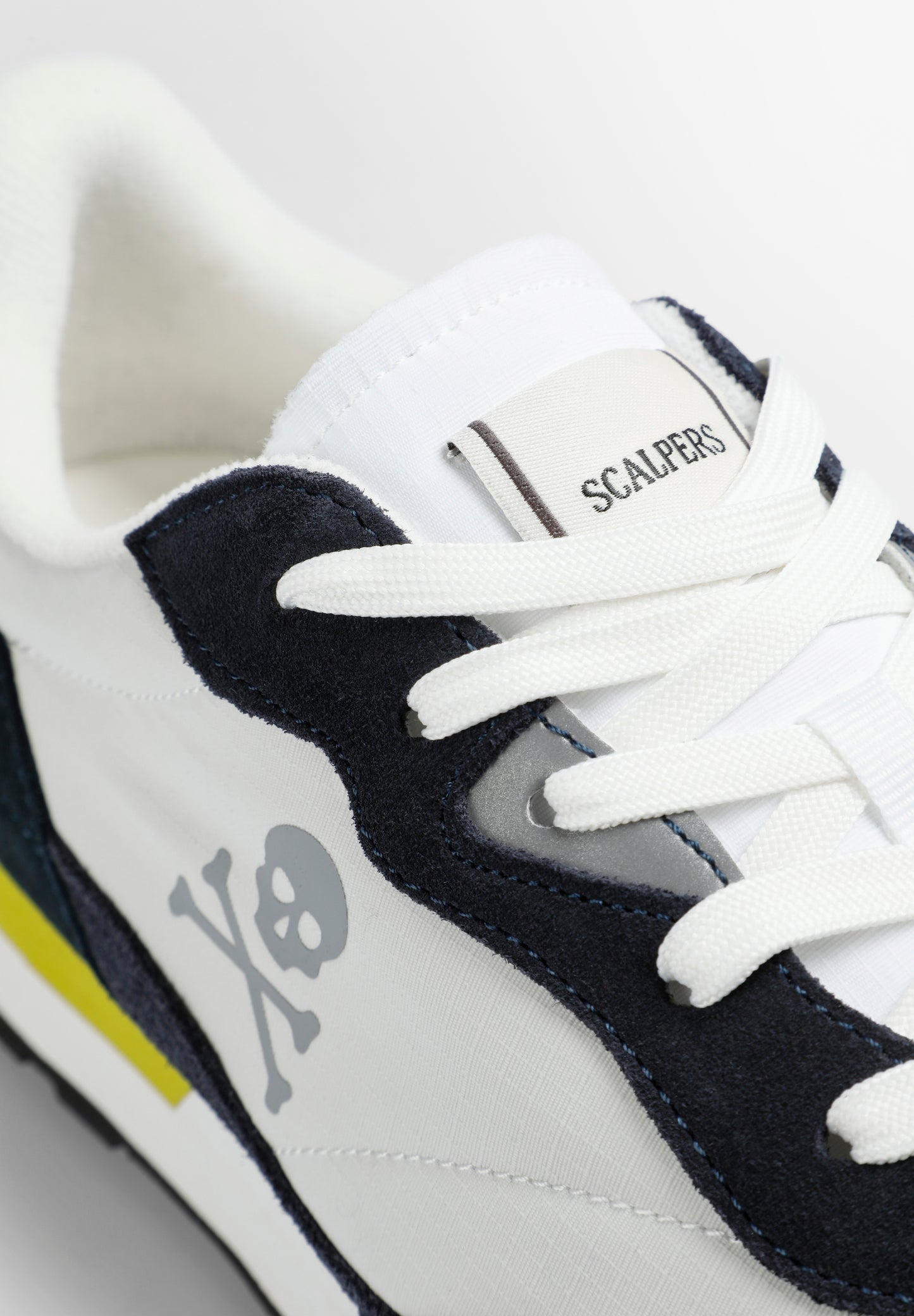 ZAPATILLA RETRO SERRAJE