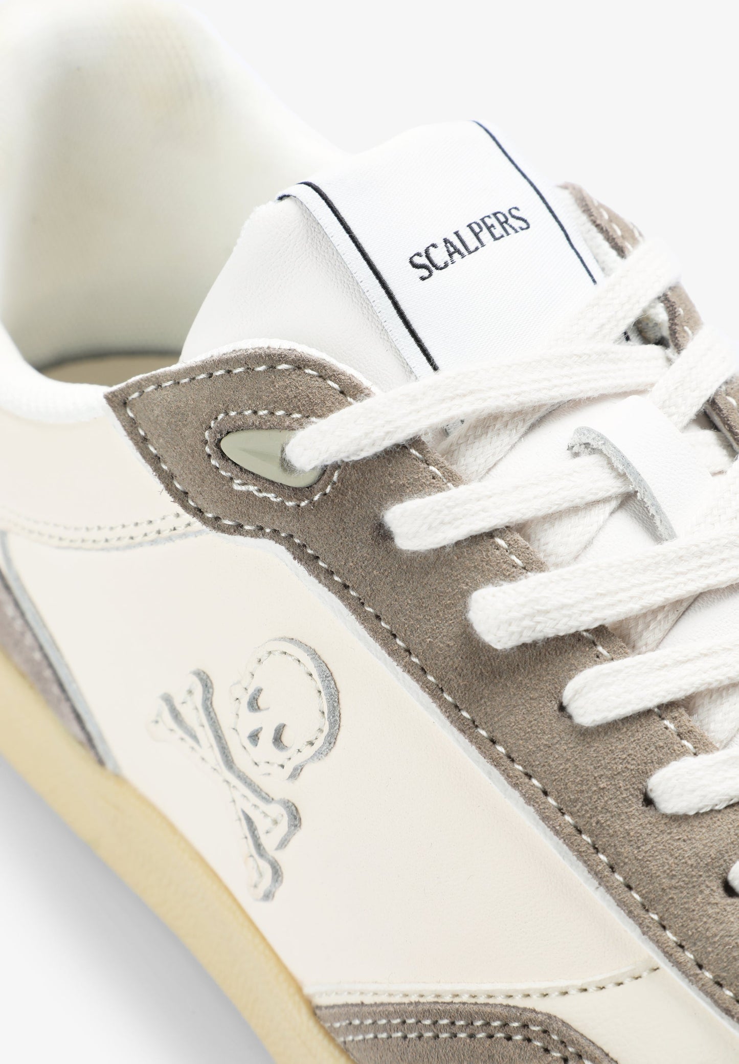 SNEAKERS CALAVERA SUELA CASCO