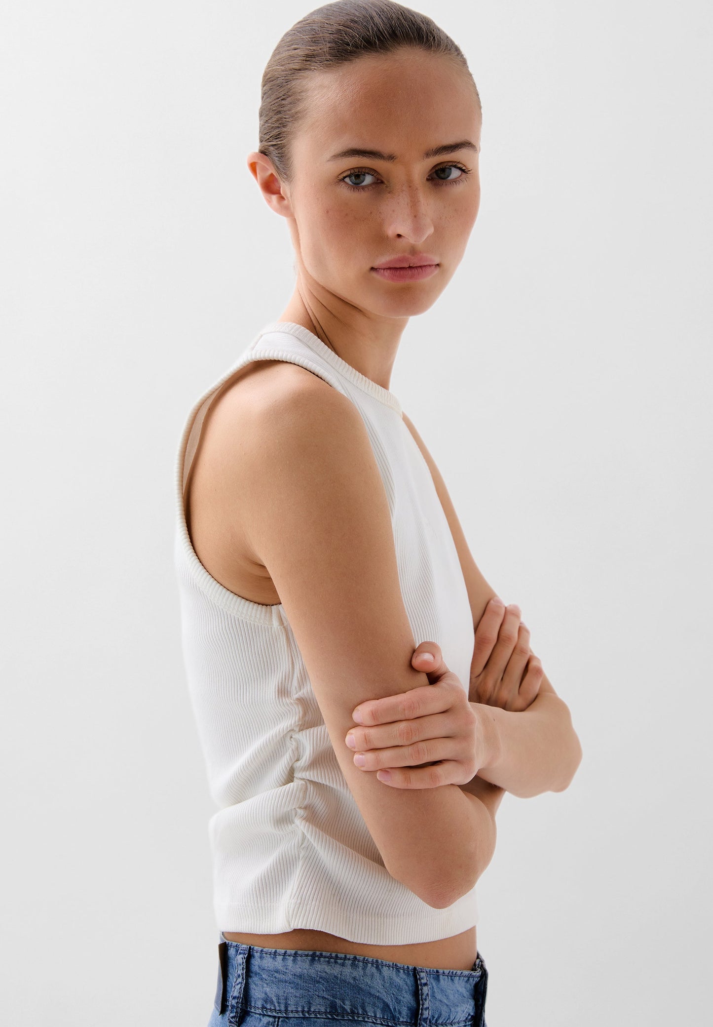 TANK TOP FRUNCES LATERALES