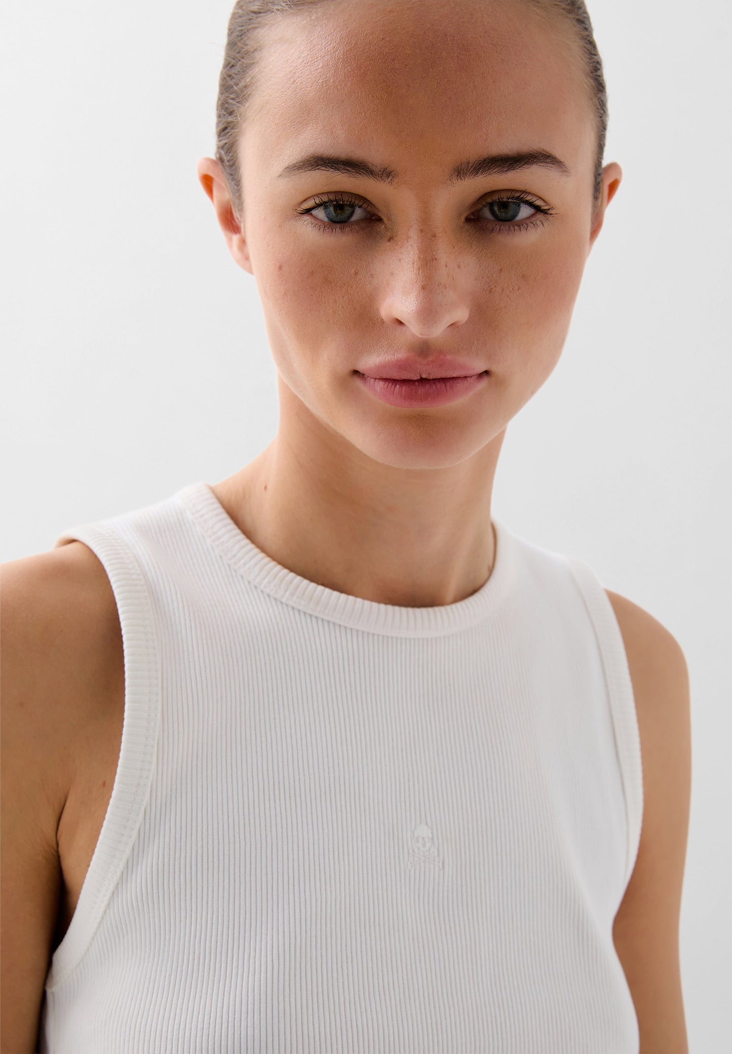 TANK TOP FRUNCES LATERALES