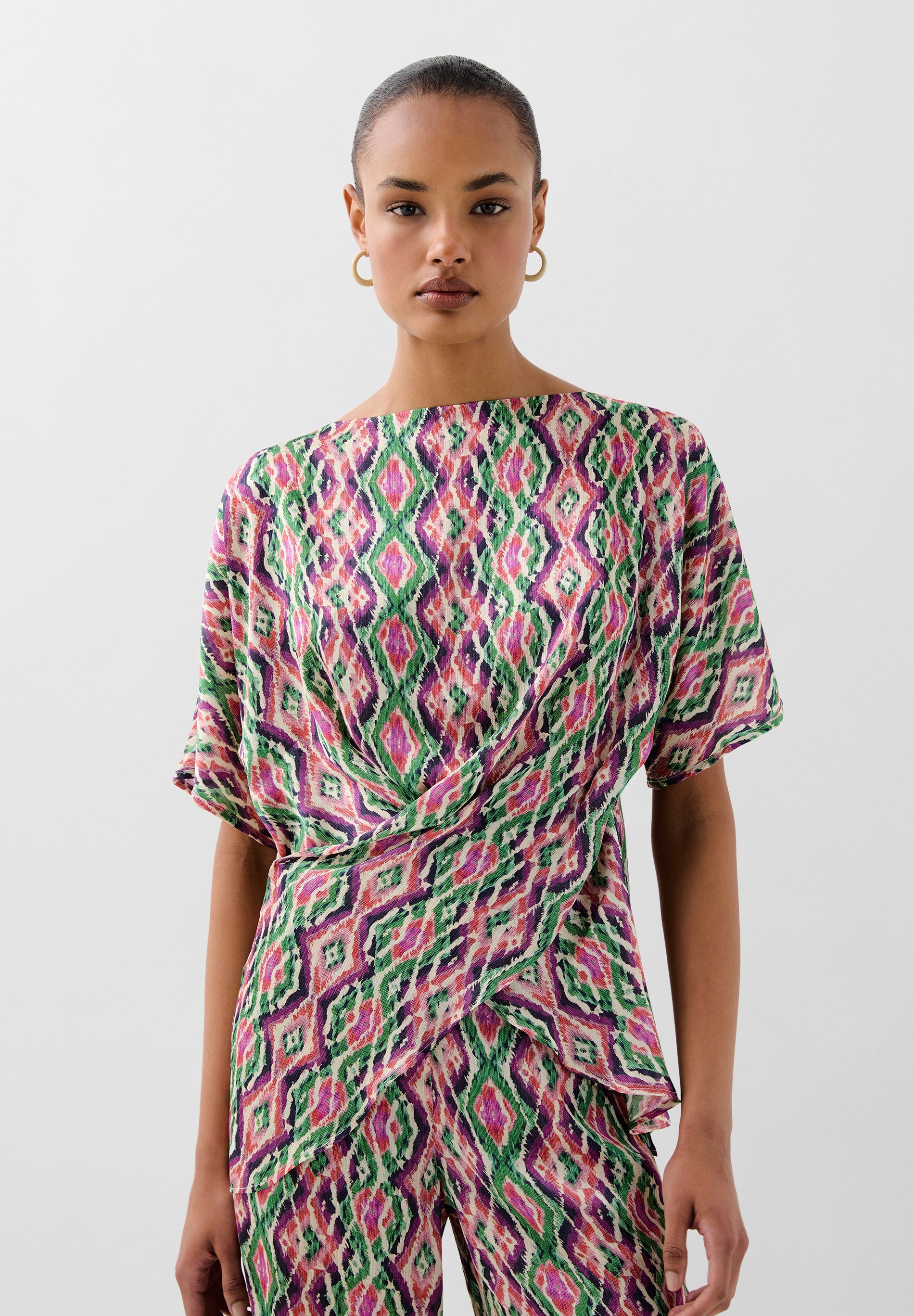 CAMISETA FLUIDA PRINT CRUZADO