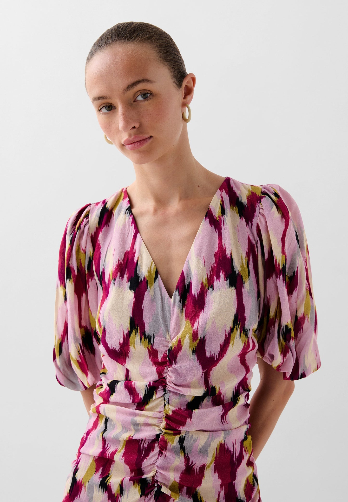 VESTIDO MINI ESTAMPADO FRUNCES