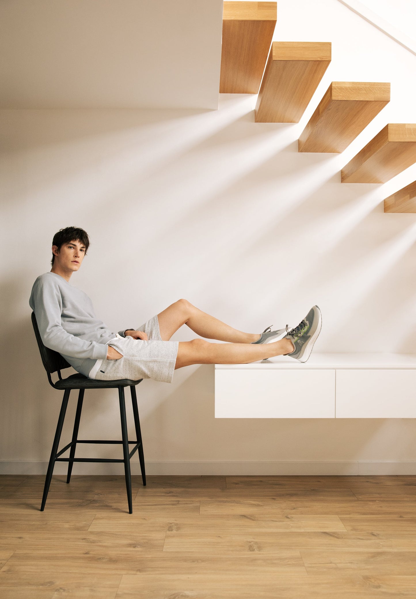 SNEAKERS DETALLES FLÚOR