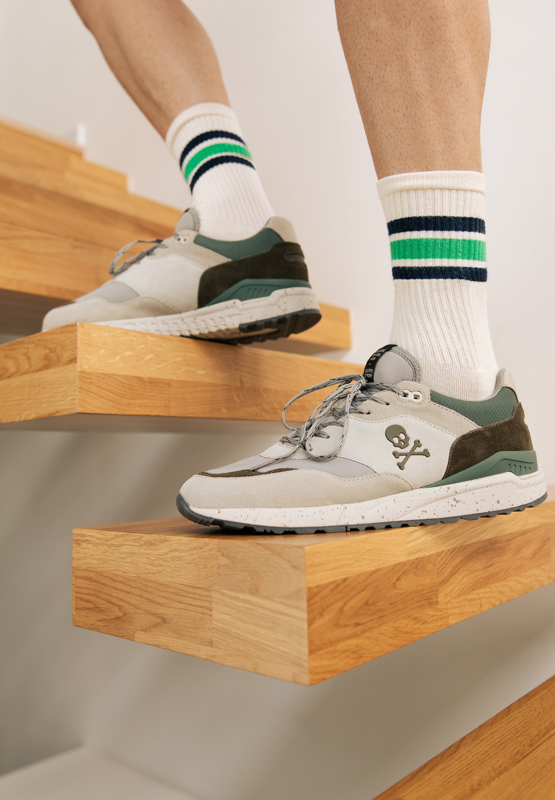 SNEAKERS SUELA ANCHA