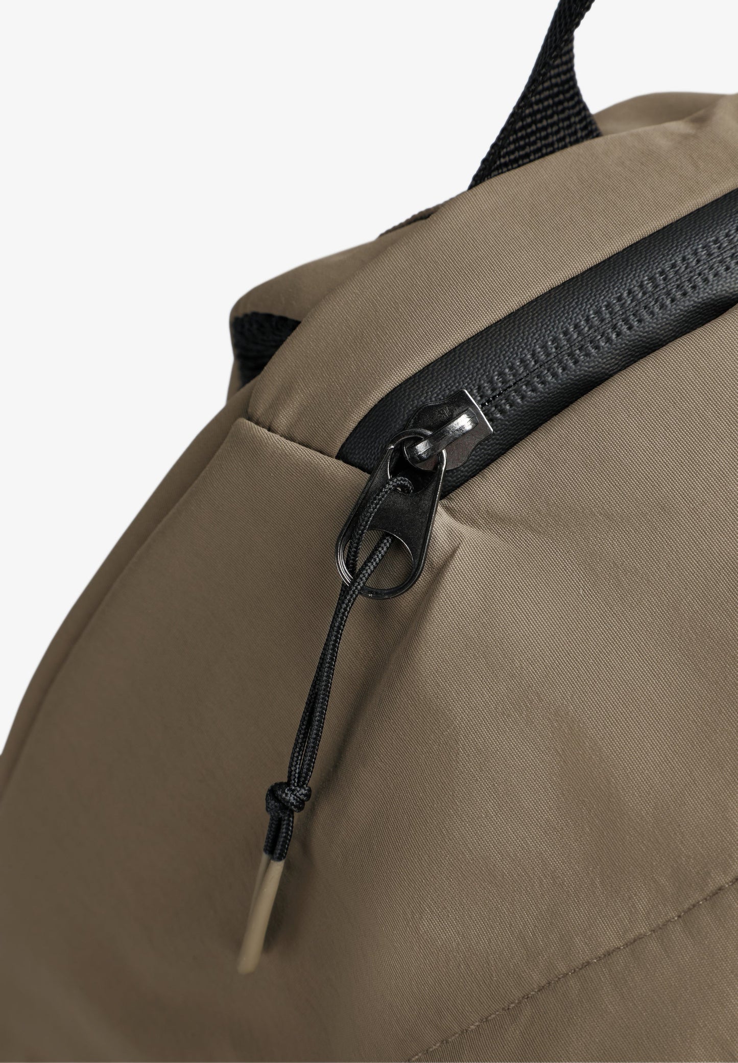 MOCHILA TÉCNICA LOGOTIPO TONO