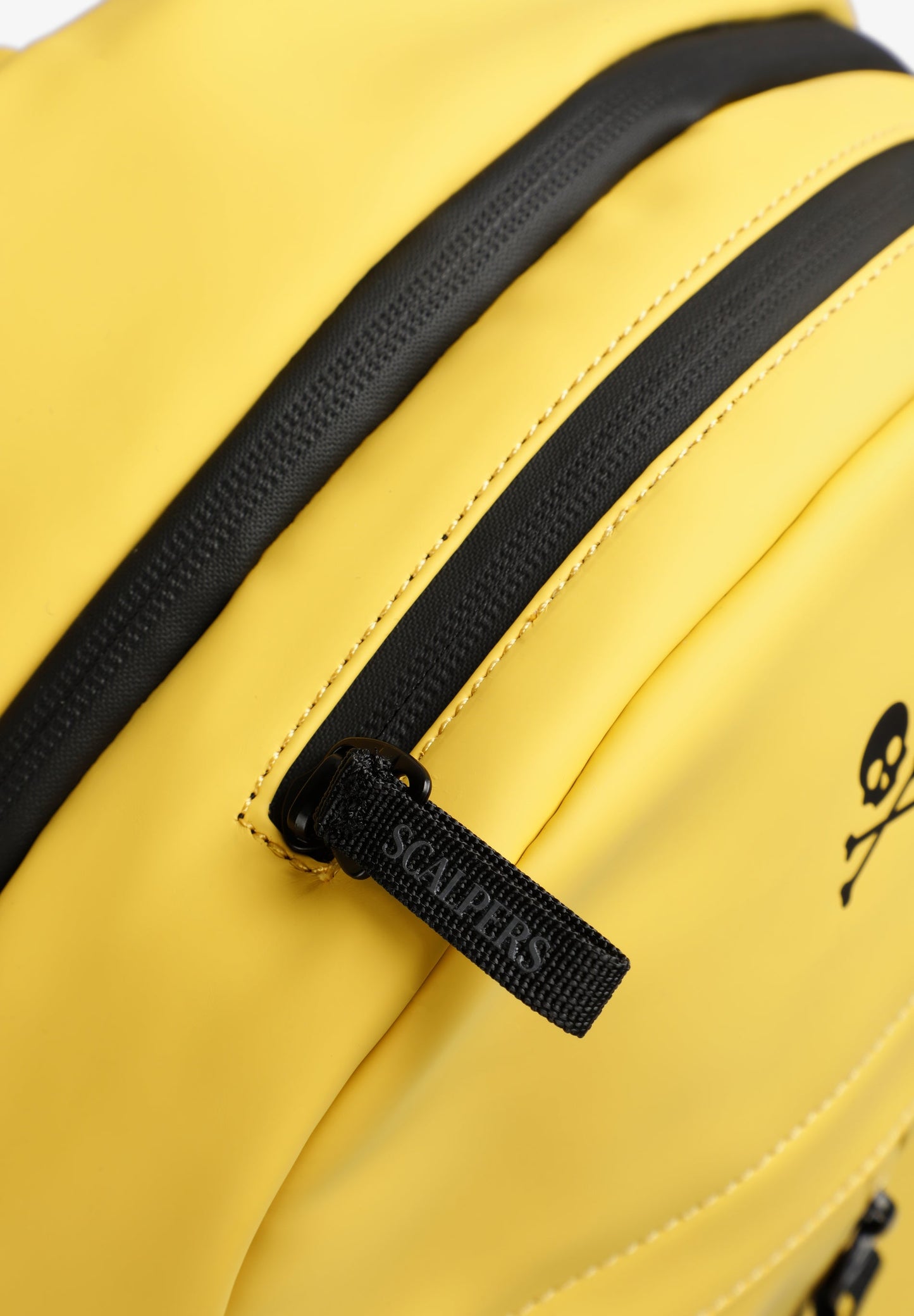 MOCHILA TÉCNICA CALAVERA