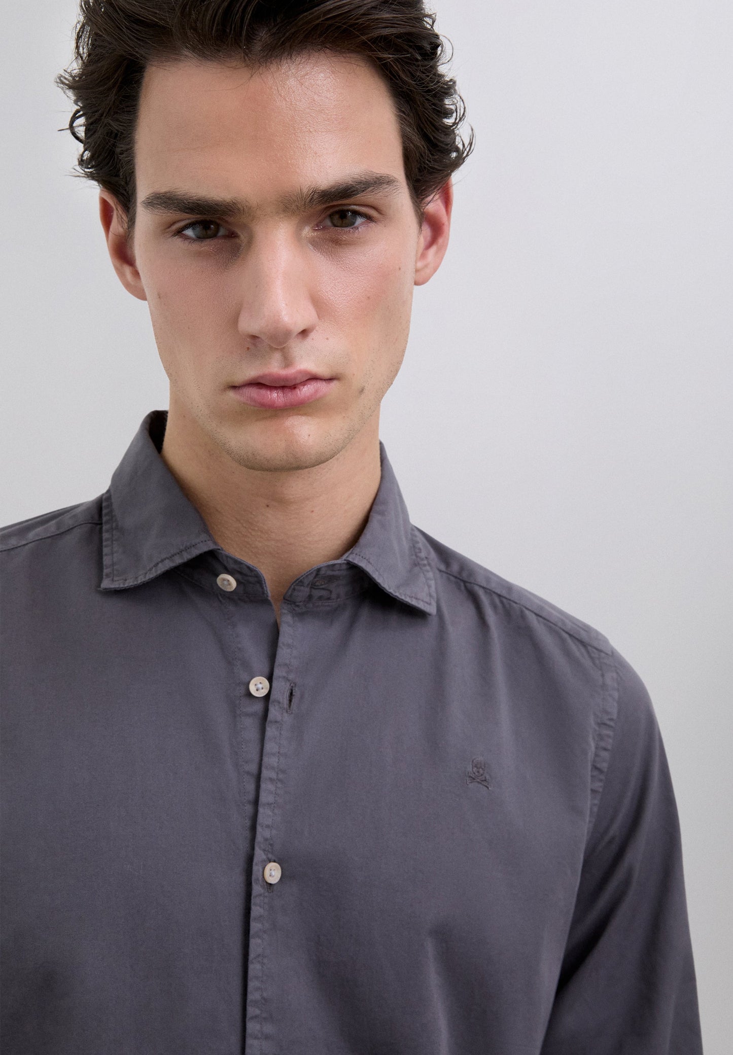 CAMISA REGULAR FIT BORDADA