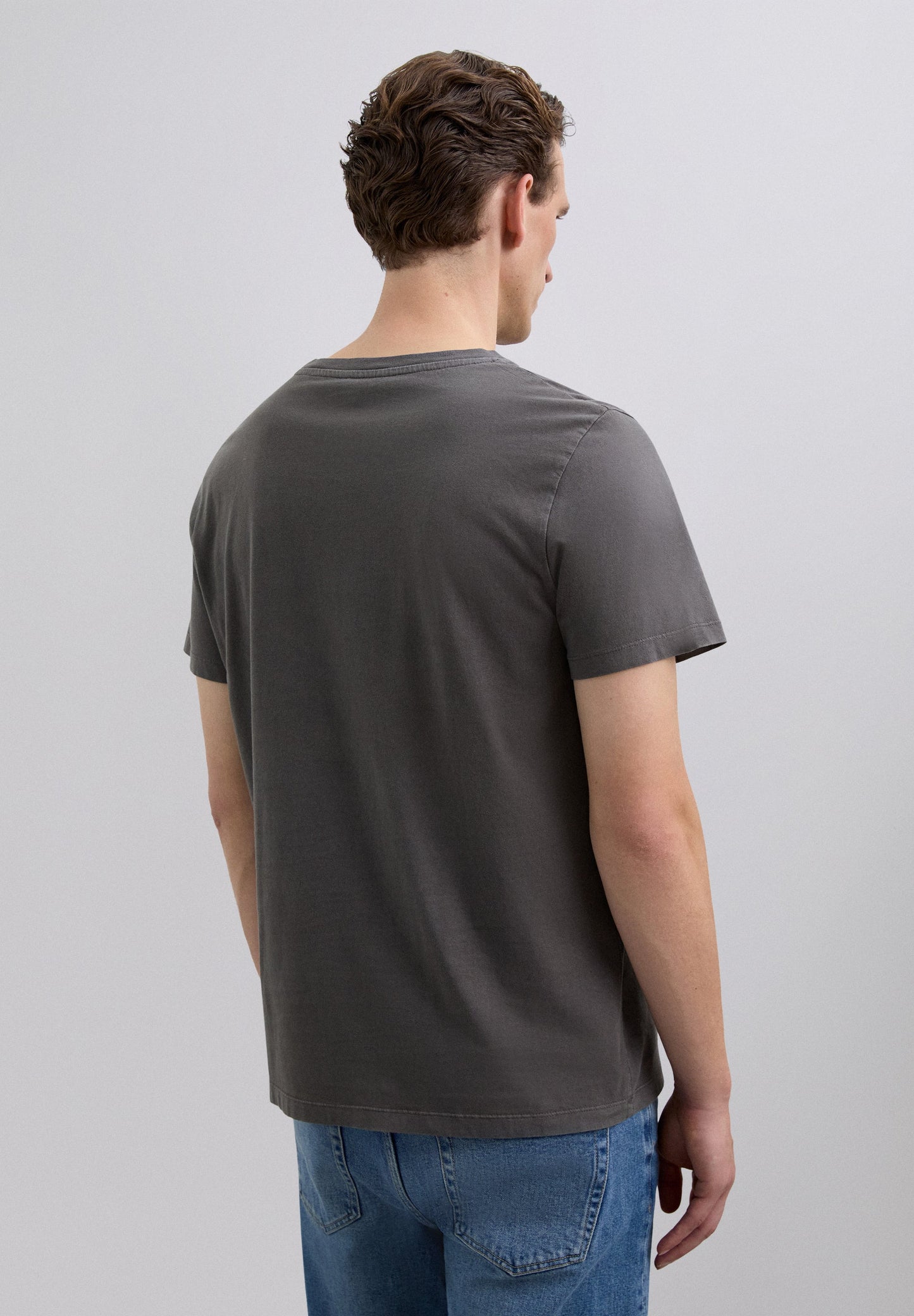 CAMISETA CALAVERA BORDADA TONO