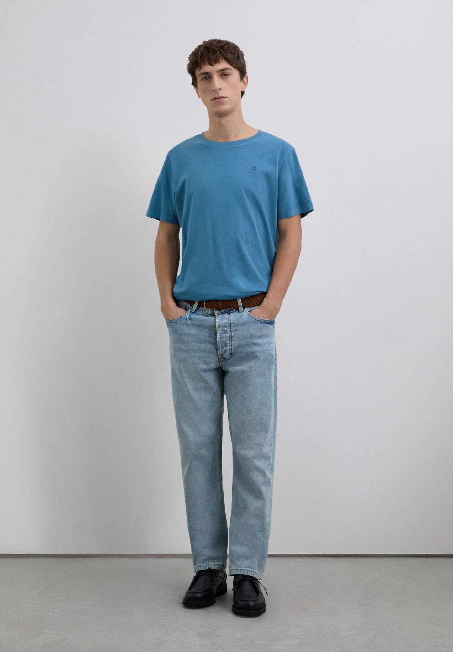 CAMISETA CALAVERA BORDADA TONO