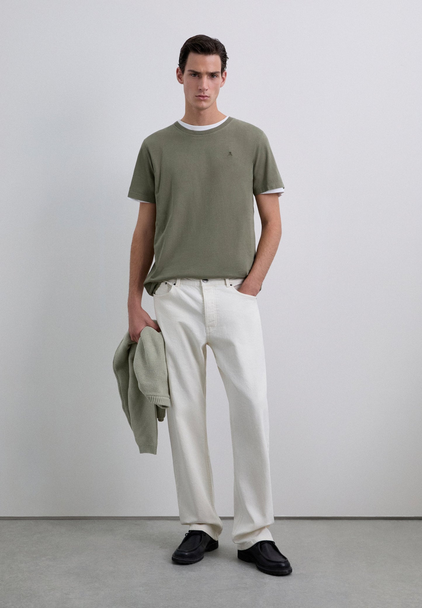 CAMISETA CALAVERA BORDADA TONO